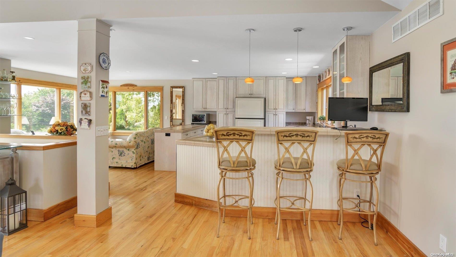 Single Family Oceanview  Suffolk County, NY 11968, MLS-L3584881-15