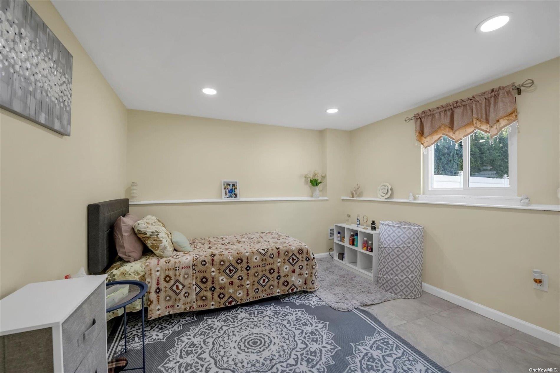 Single Family 87th  Queens, NY 11414, MLS-L3585019-5