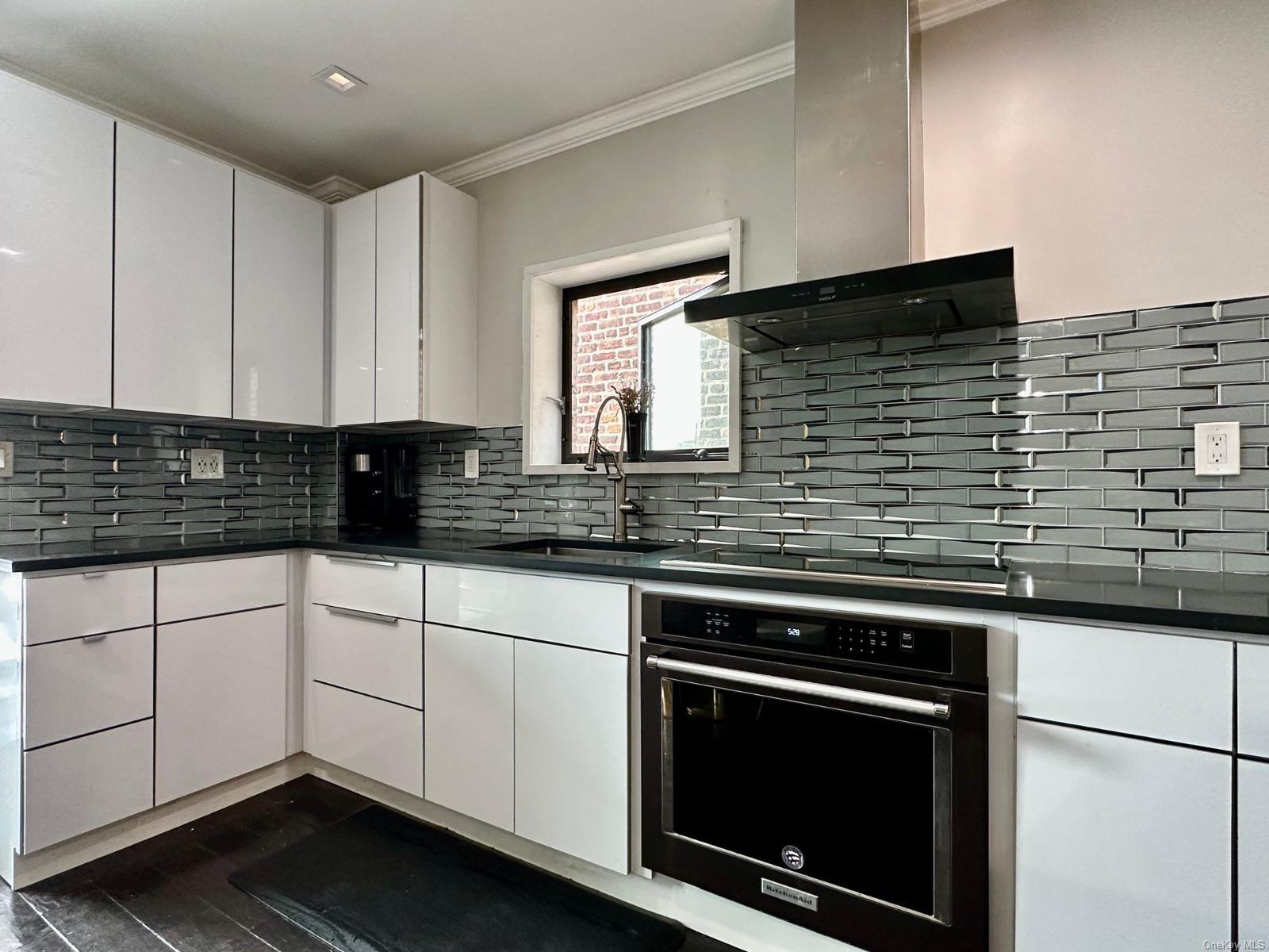 Single Family Ditmars  Queens, NY 11105, MLS-L3585178-10