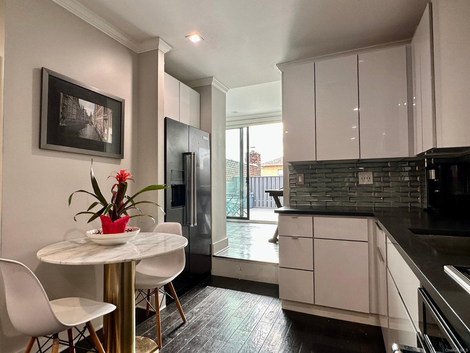 Single Family Ditmars  Queens, NY 11105, MLS-L3585178-12