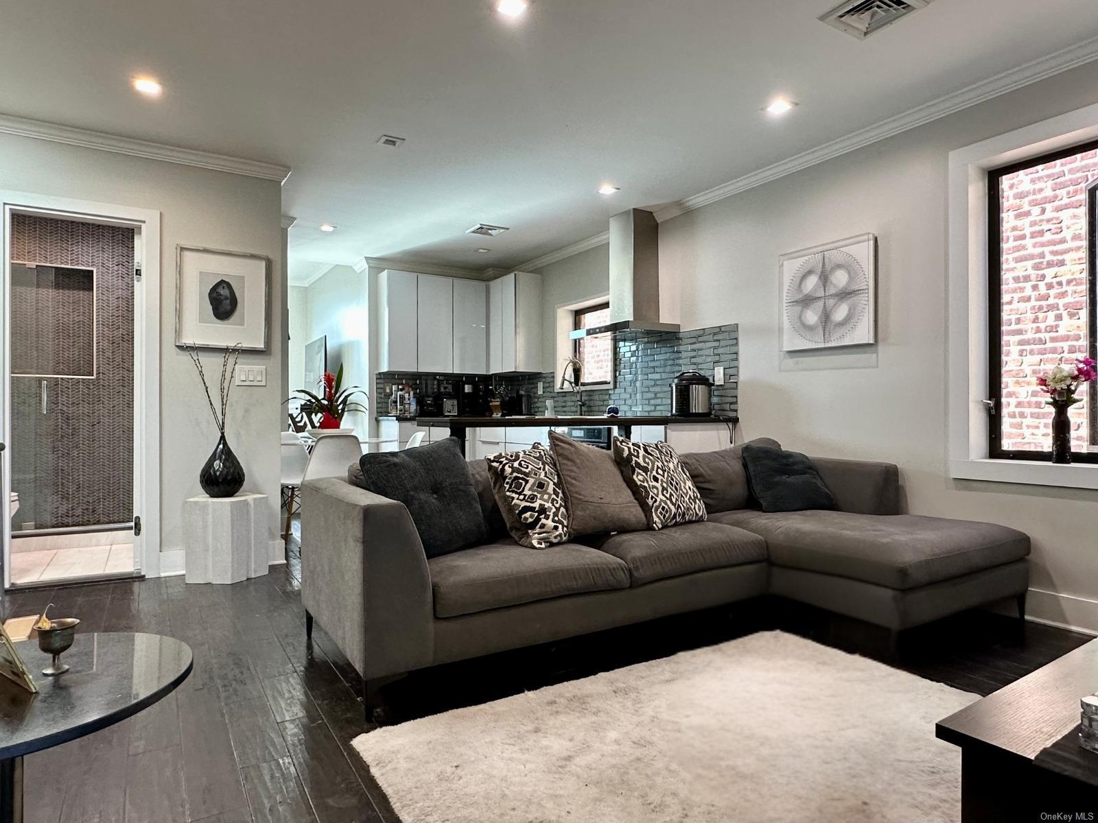 Single Family Ditmars  Queens, NY 11105, MLS-L3585178-3