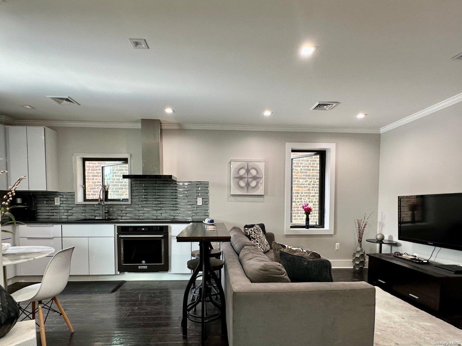 Single Family Ditmars  Queens, NY 11105, MLS-L3585178-4
