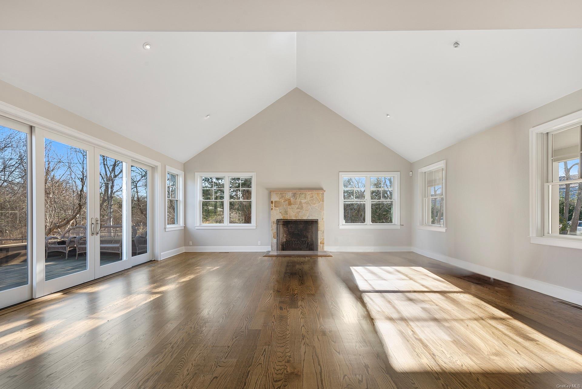 Single Family Glover  Suffolk County, NY 11963, MLS-L3585293-5