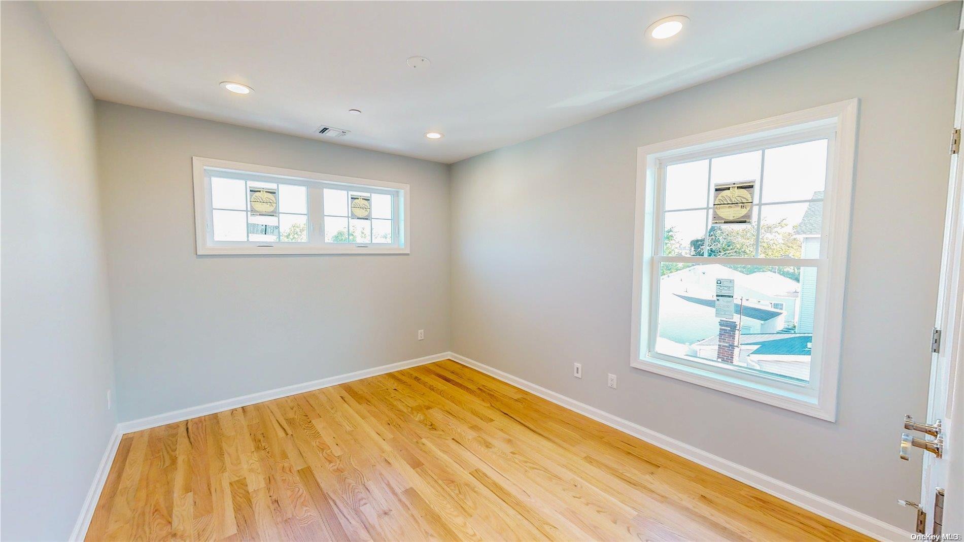 Single Family North  Nassau County, NY 11518, MLS-L3585487-17