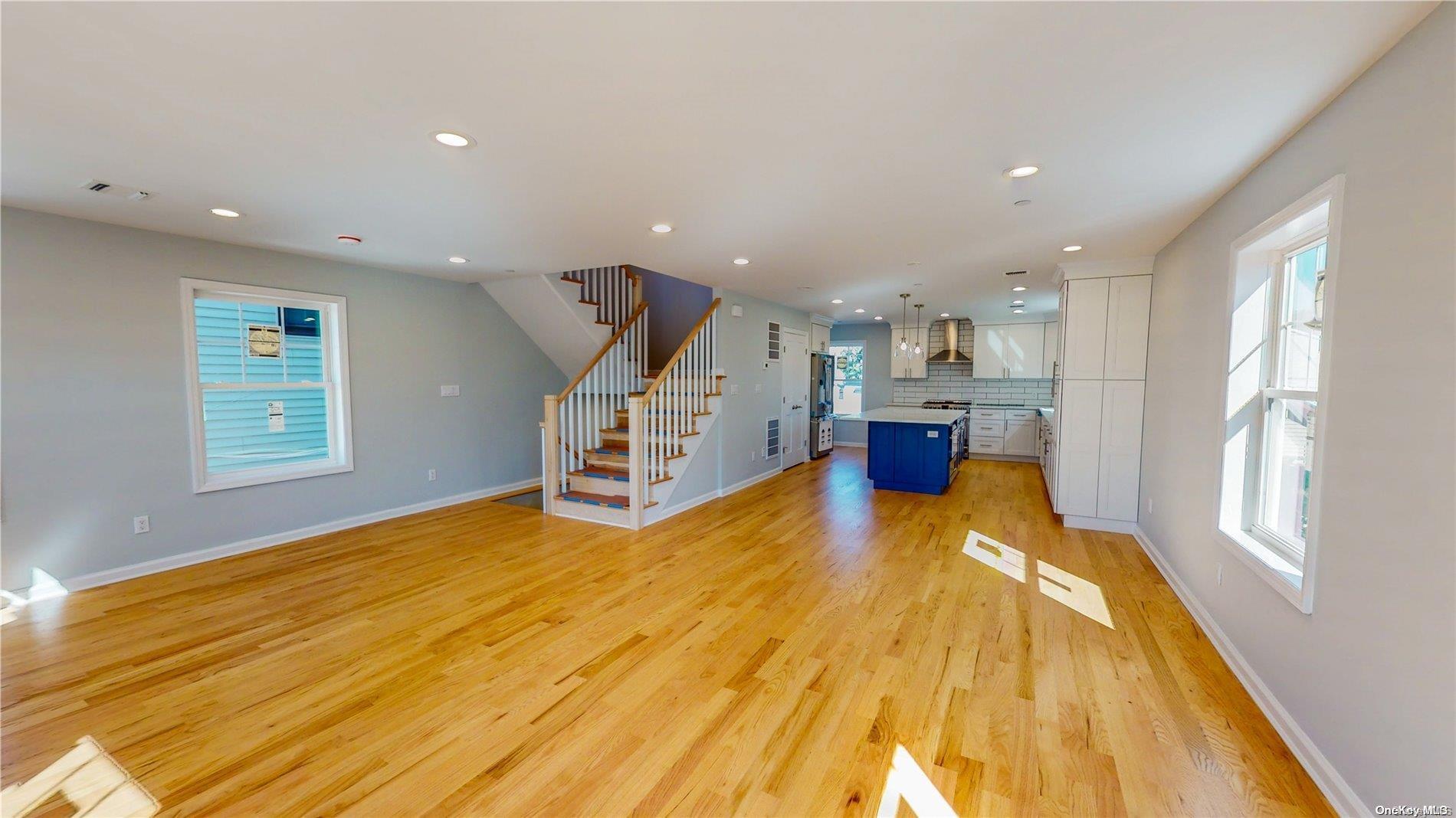 Single Family North  Nassau County, NY 11518, MLS-L3585487-3