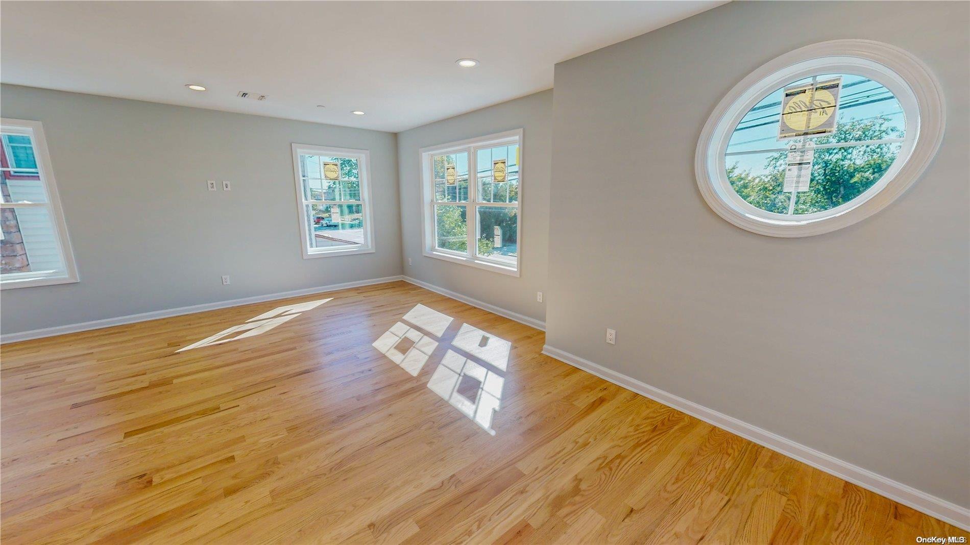 Single Family North  Nassau County, NY 11518, MLS-L3585487-8