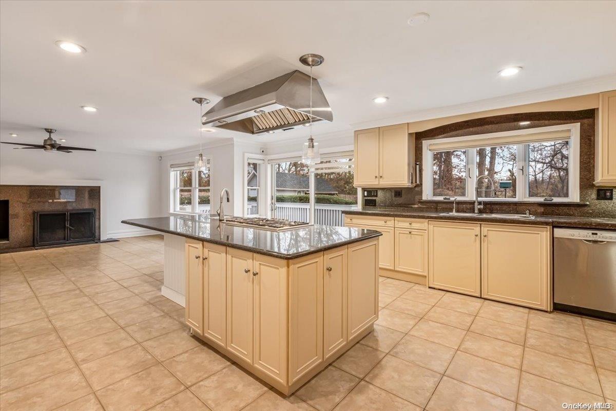 Single Family Bayville Park  Nassau County, NY 11709, MLS-L3585572-13