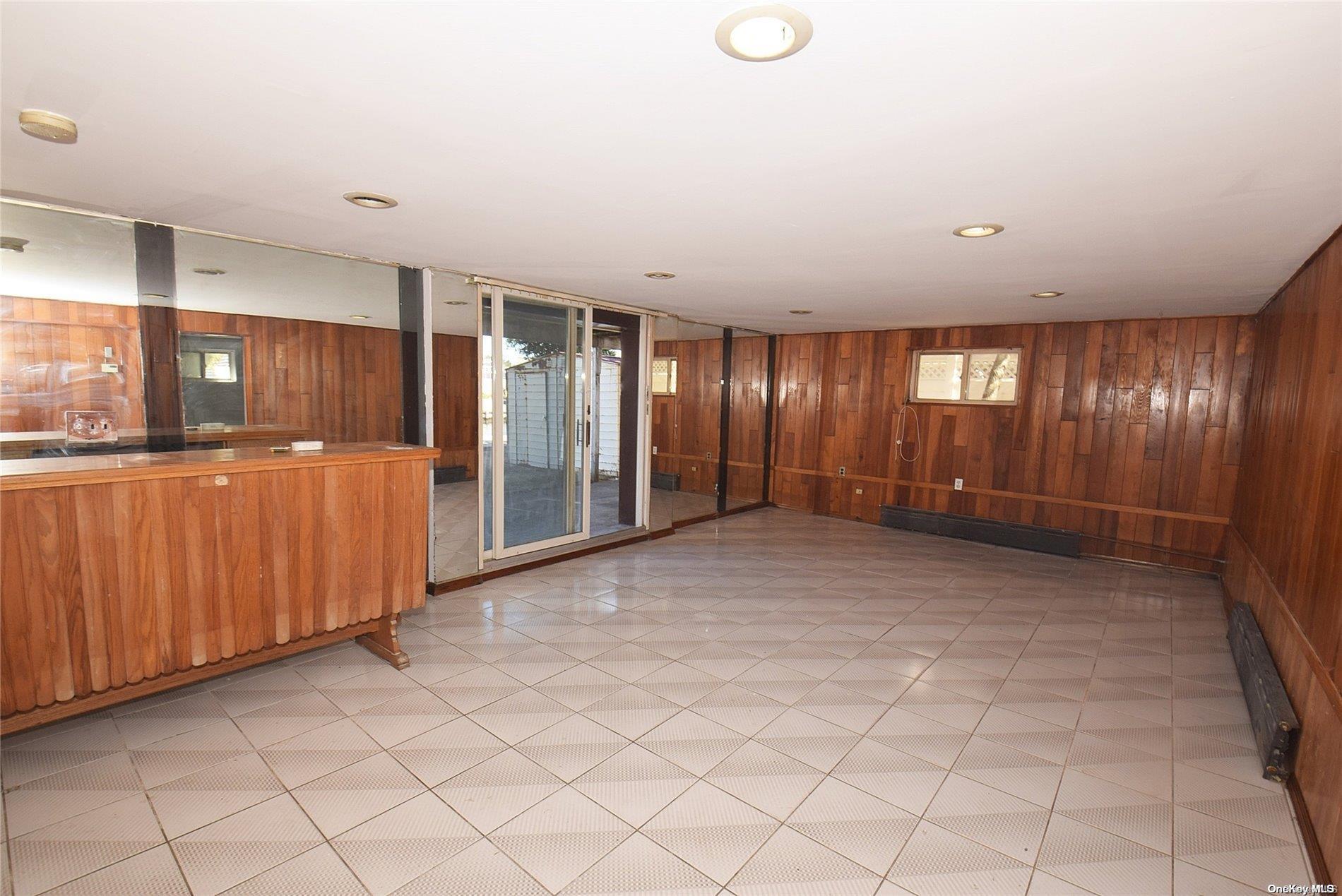 Single Family 1st  Nassau County, NY 11520, MLS-L3585713-12
