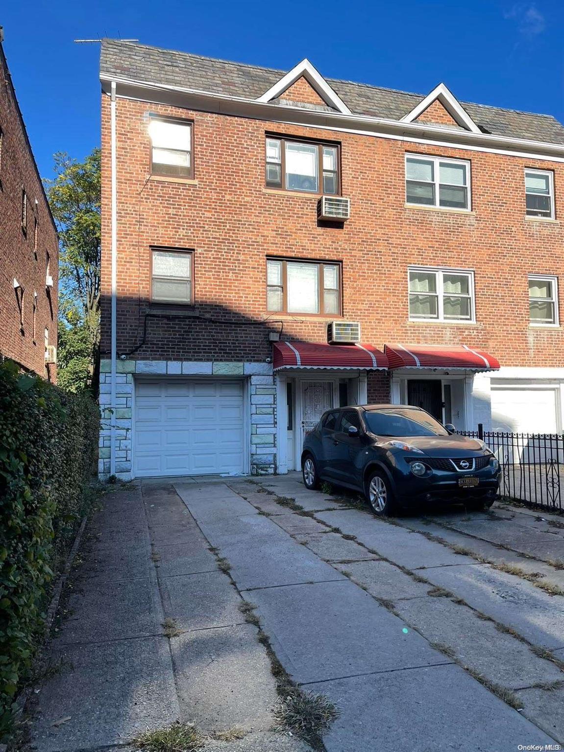 Single Family in New York - Corona  Queens, NY 11373