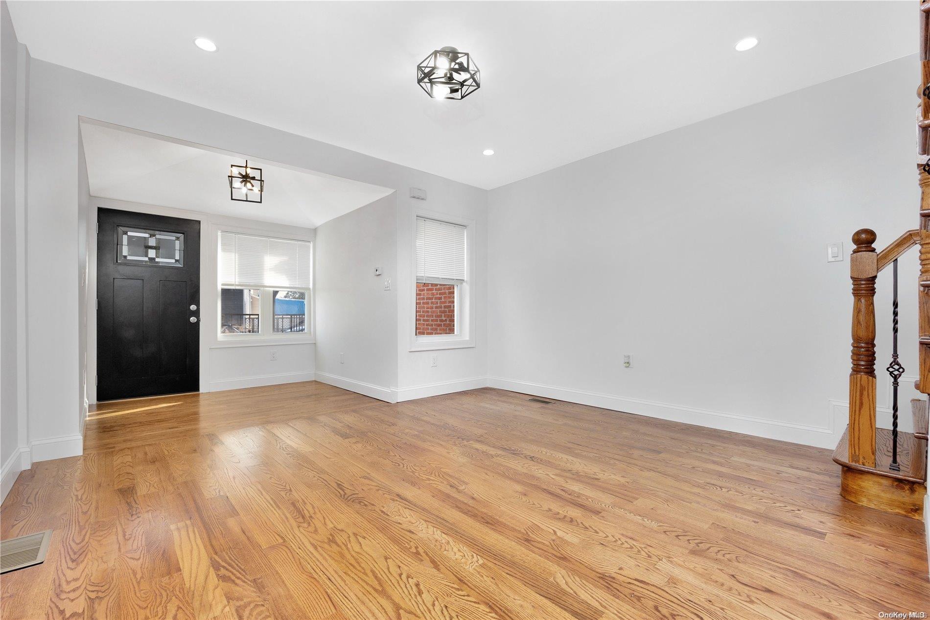 Single Family 118th  Queens, NY 11434, MLS-L3585790-5
