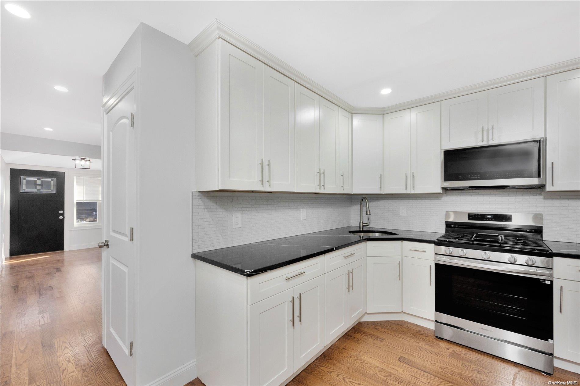 Single Family 118th  Queens, NY 11434, MLS-L3585790-6