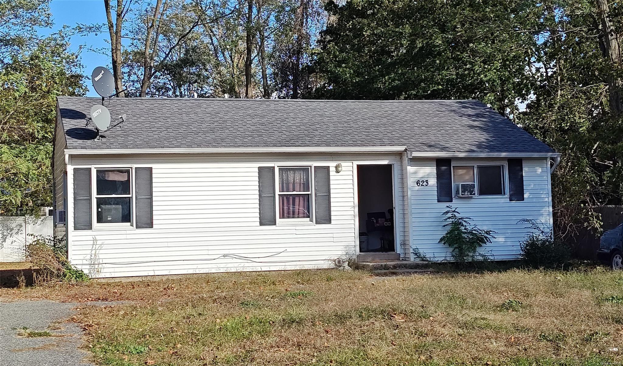 Single Family Meade  Suffolk County, NY 11713, MLS-L3585813-2