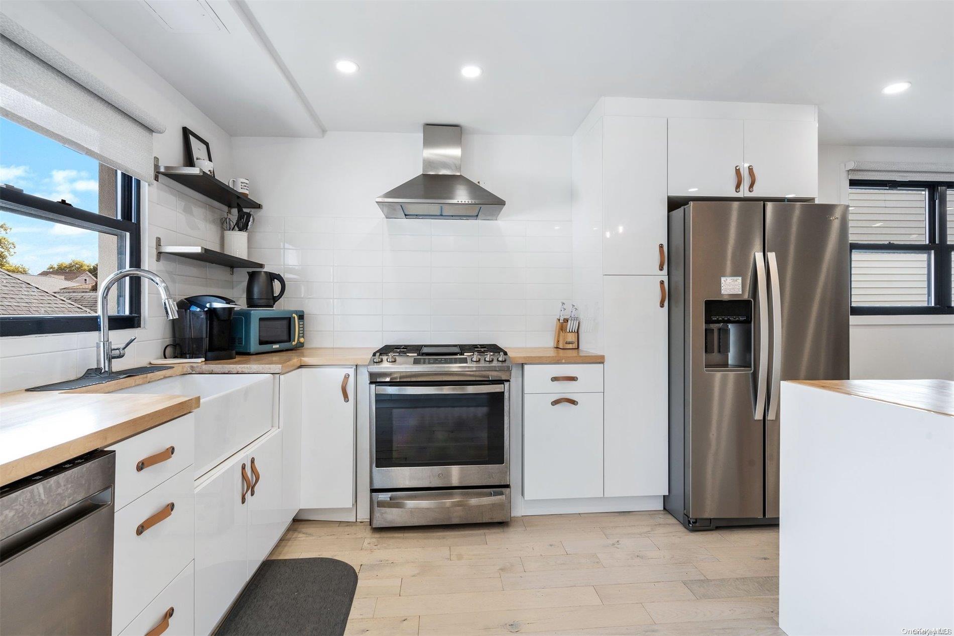 Single Family Murray  Queens, NY 11357, MLS-L3585957-10