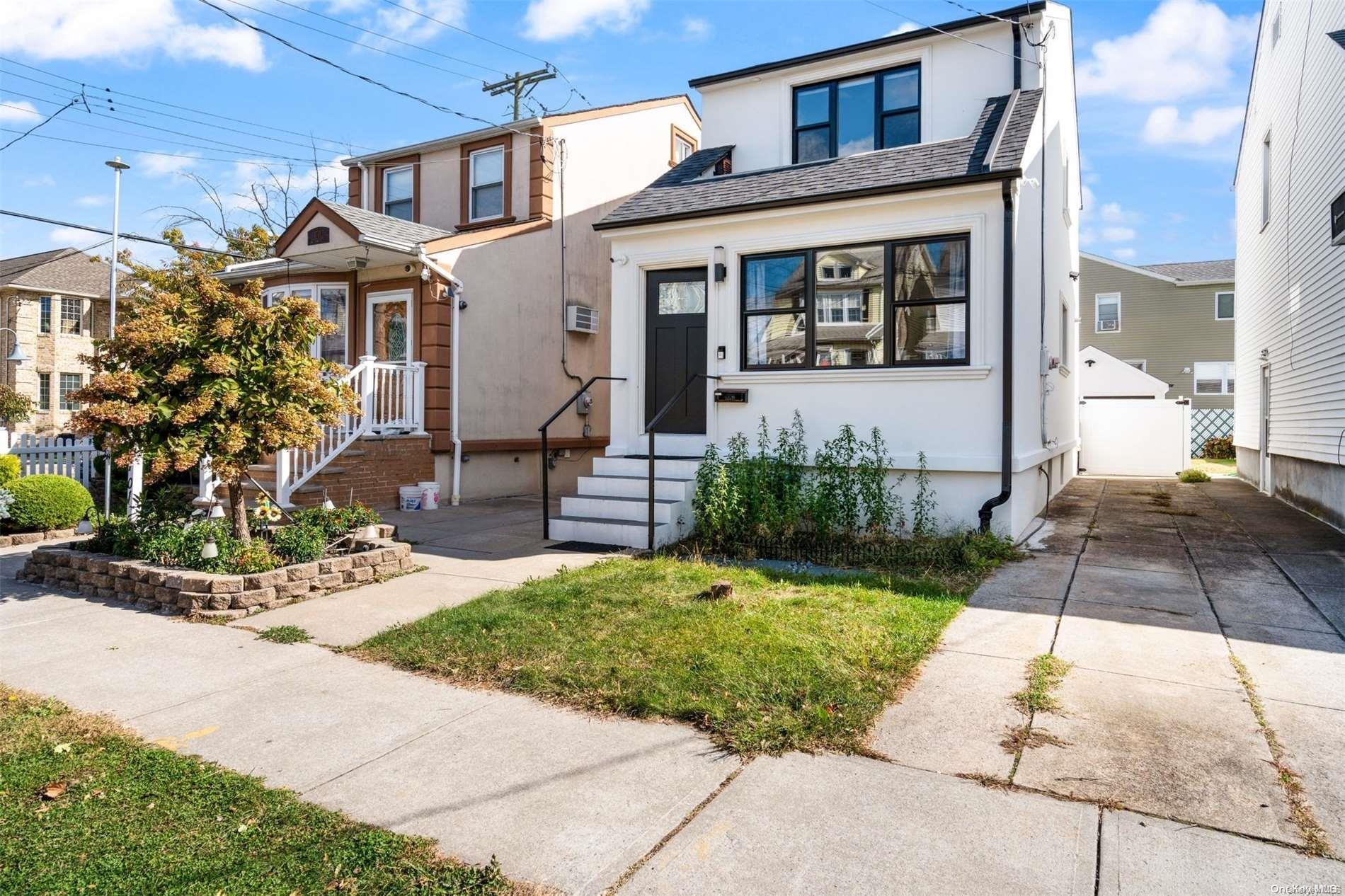 Single Family Murray  Queens, NY 11357, MLS-L3585957-2