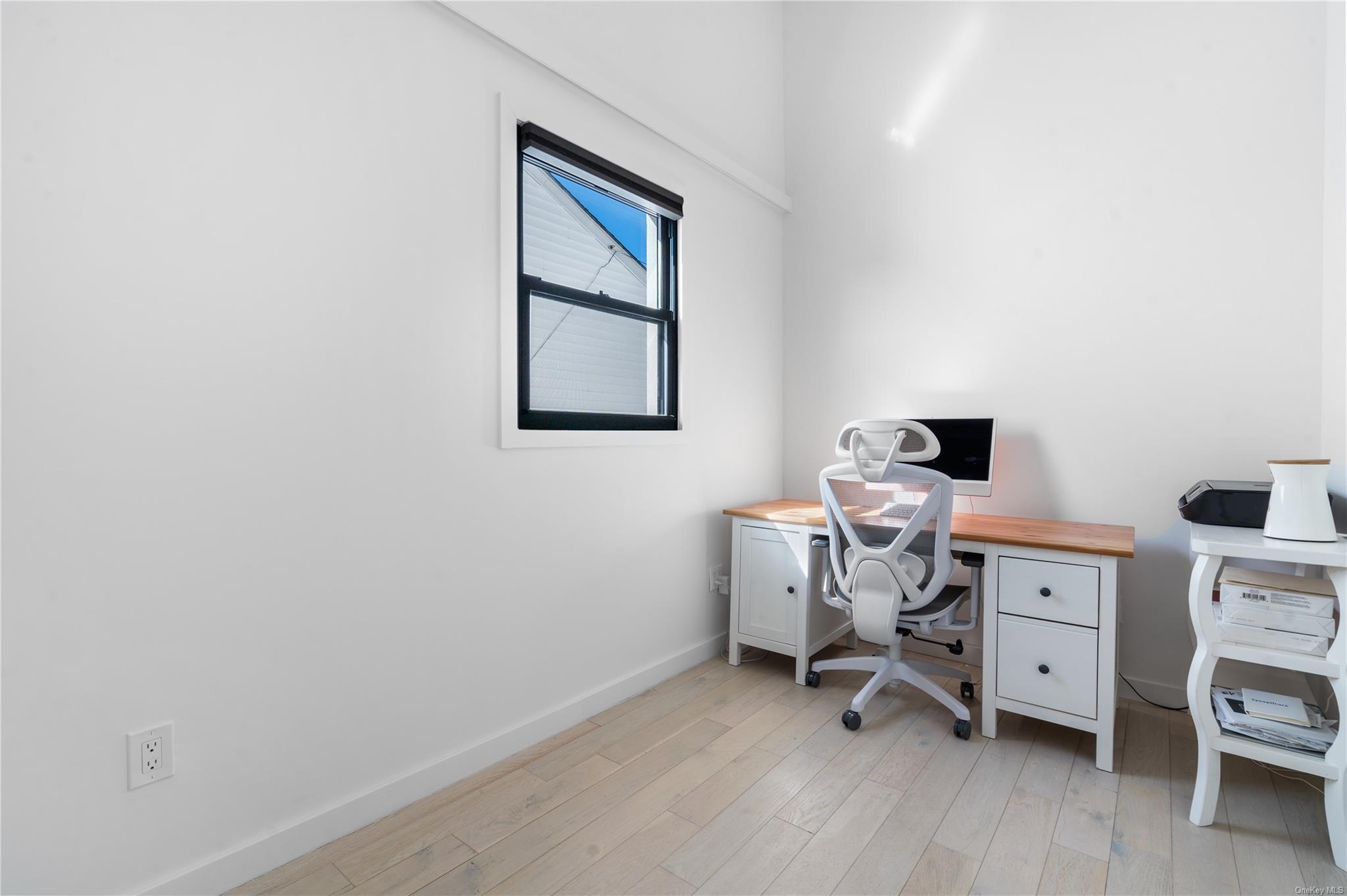 Single Family Murray  Queens, NY 11357, MLS-L3585957-23