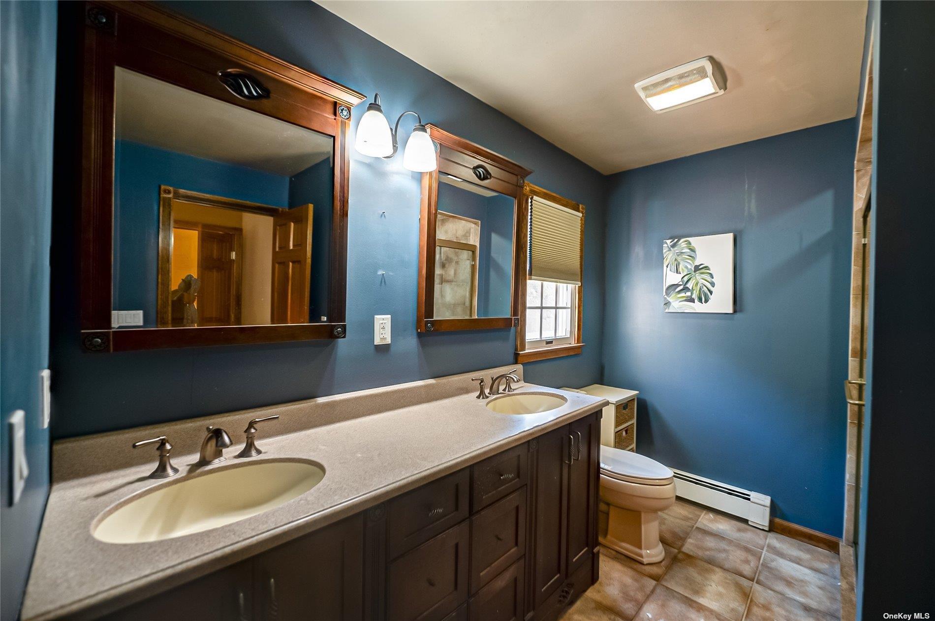 Single Family Hollins  Suffolk County, NY 11730, MLS-L3586031-15