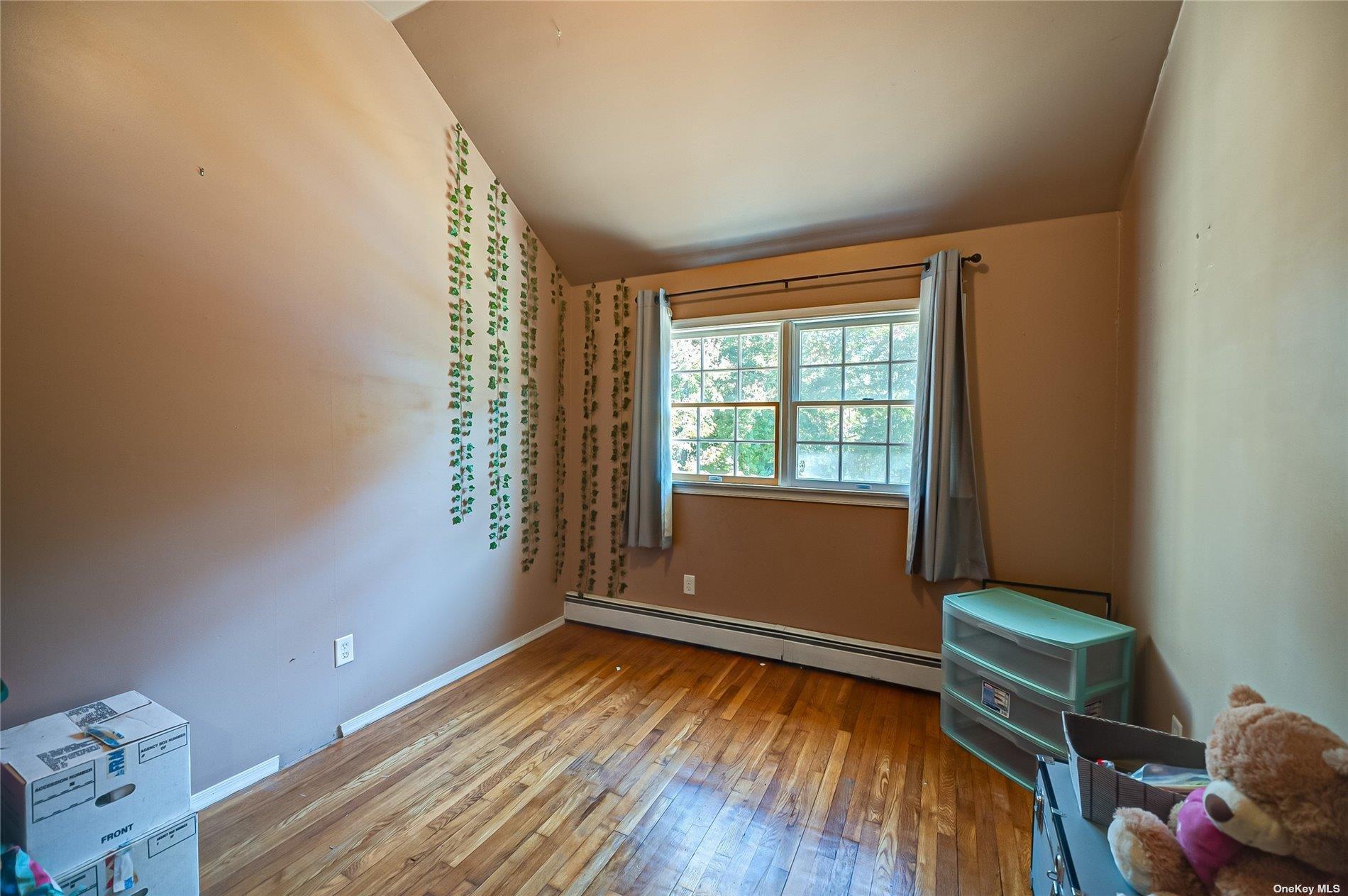 Single Family Hollins  Suffolk County, NY 11730, MLS-L3586031-17