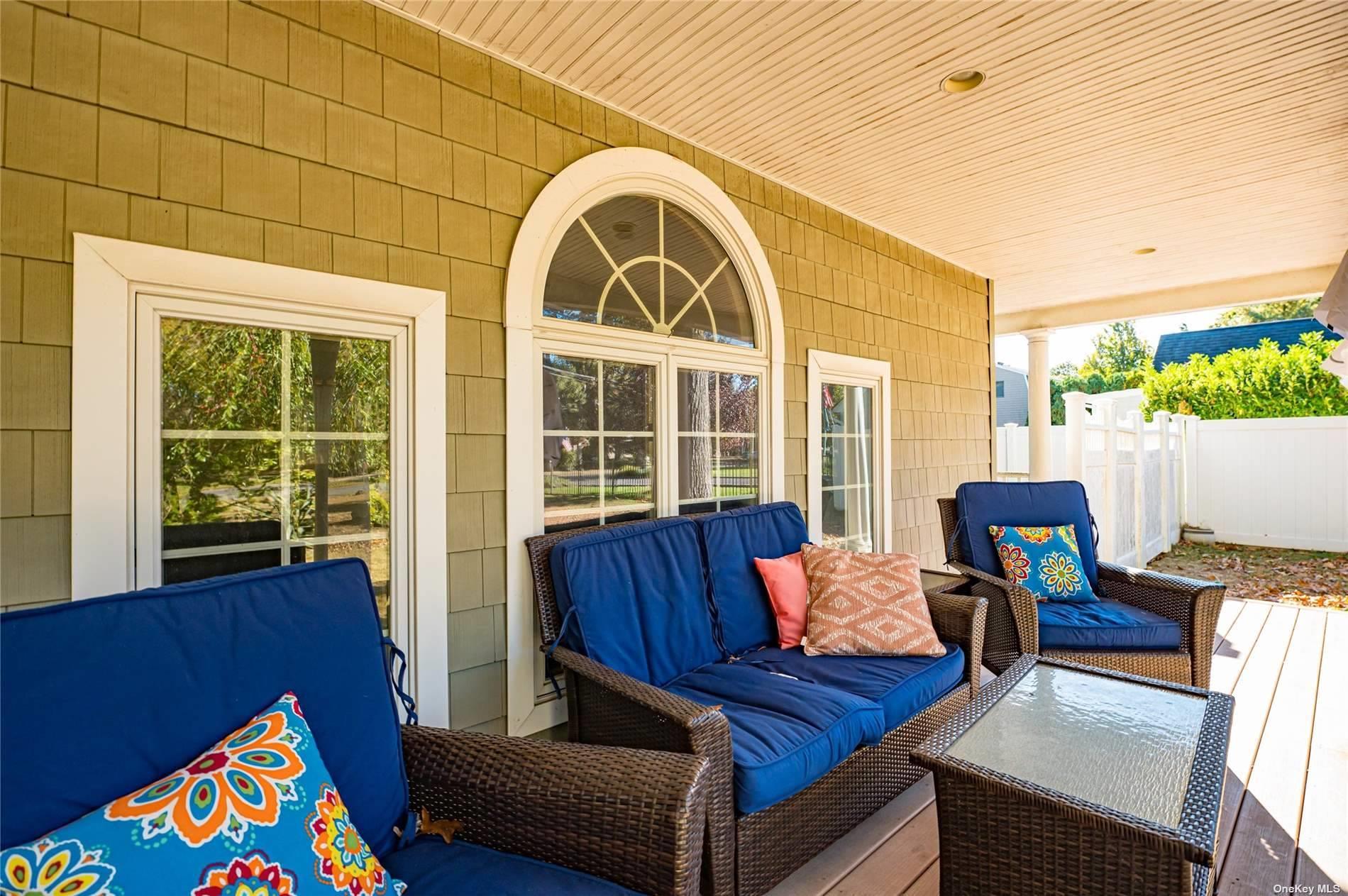 Single Family Hollins  Suffolk County, NY 11730, MLS-L3586031-2