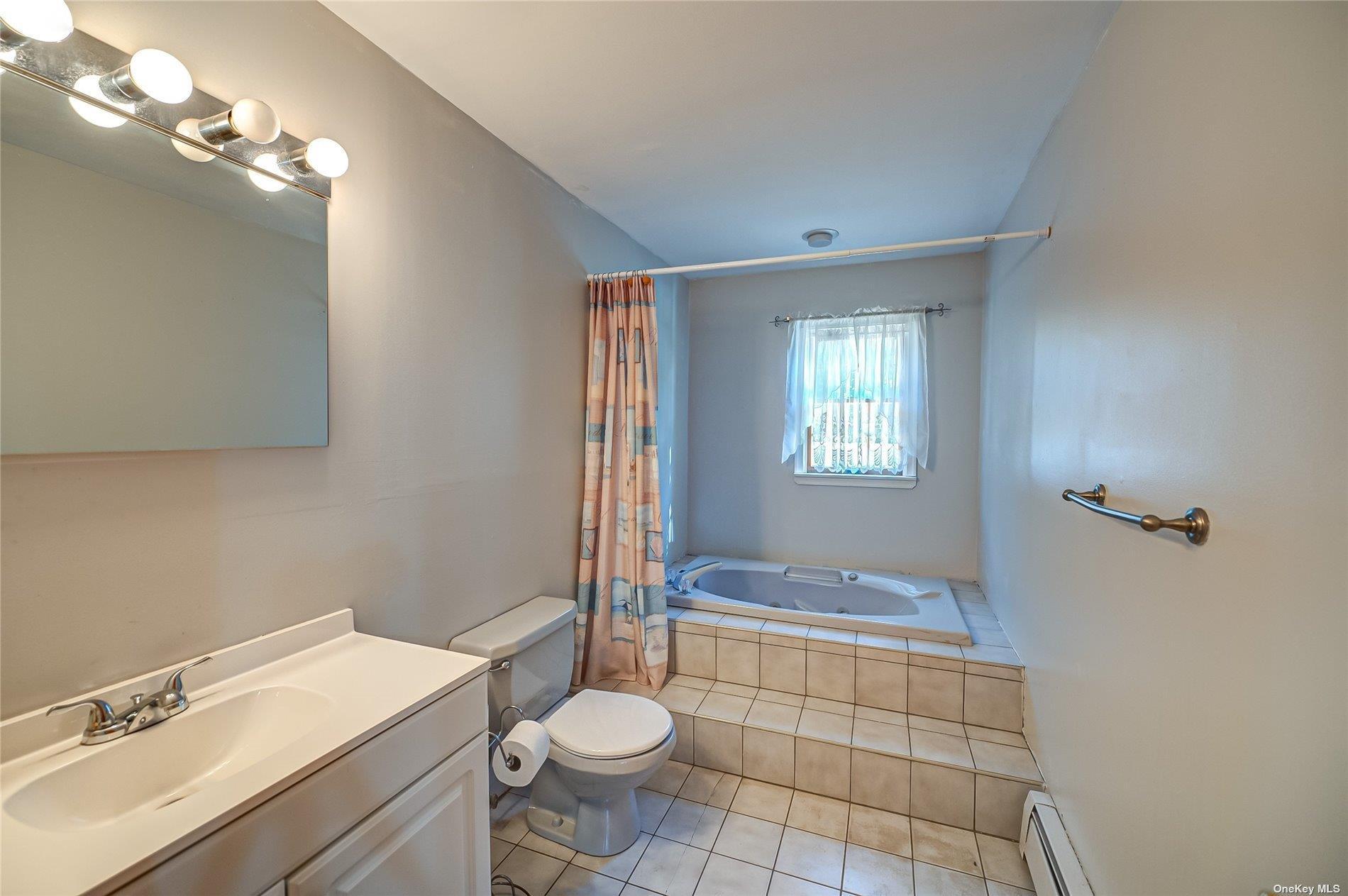 Single Family Hollins  Suffolk County, NY 11730, MLS-L3586031-20