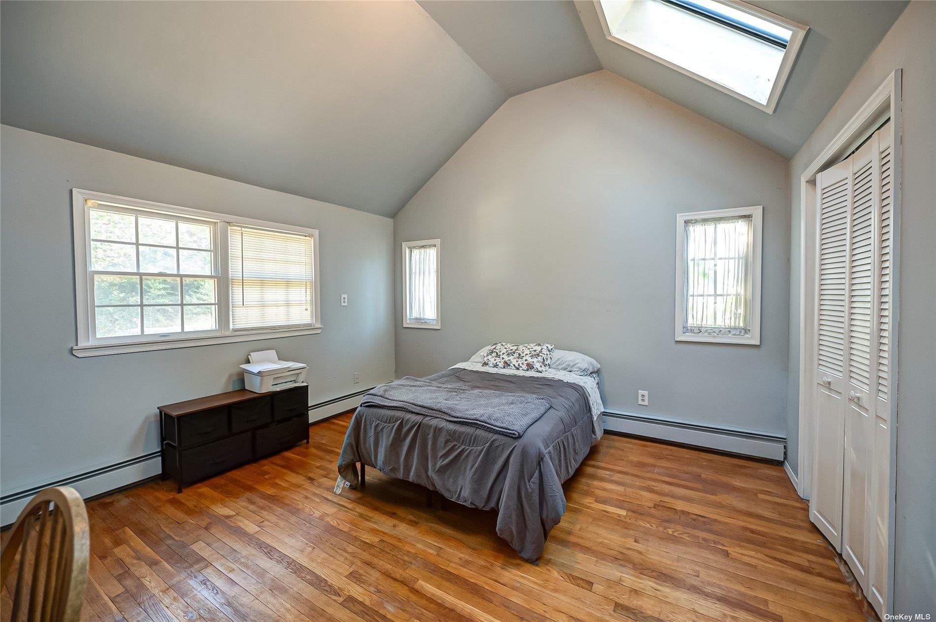 Single Family Hollins  Suffolk County, NY 11730, MLS-L3586031-23