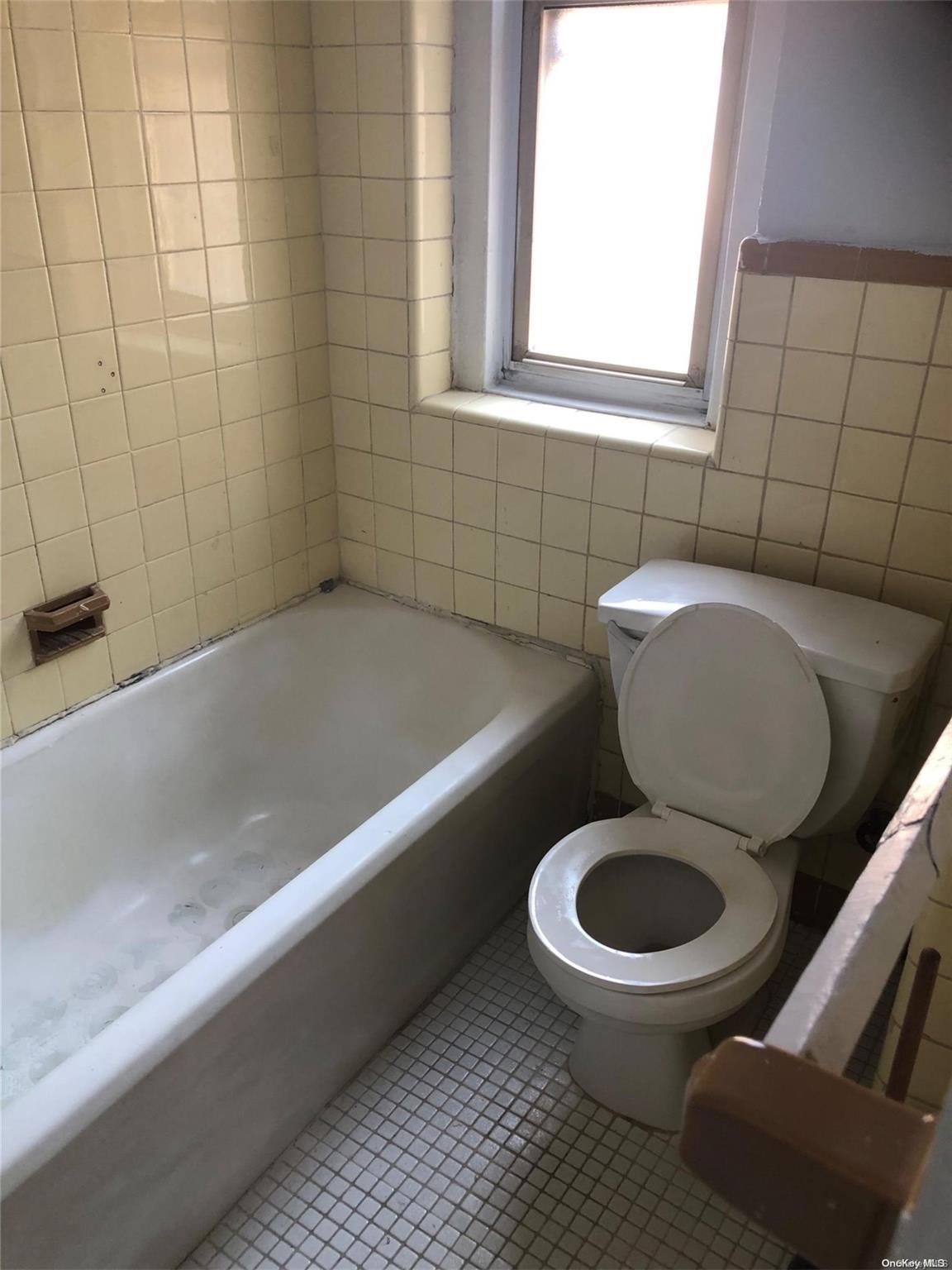 Coop Bronx Park East  Bronx, NY 10462, MLS-L3586044-4