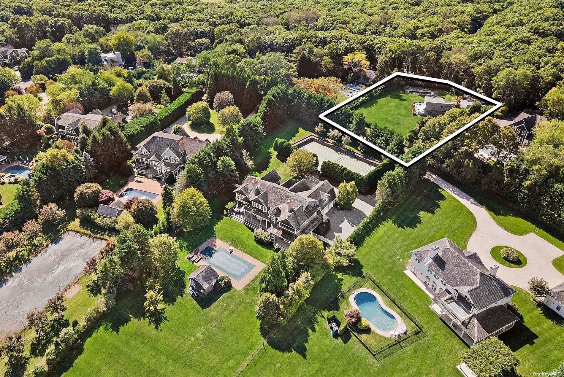 Single Family Edge Of Woods  Suffolk County, NY 11976, MLS-L3586117-5