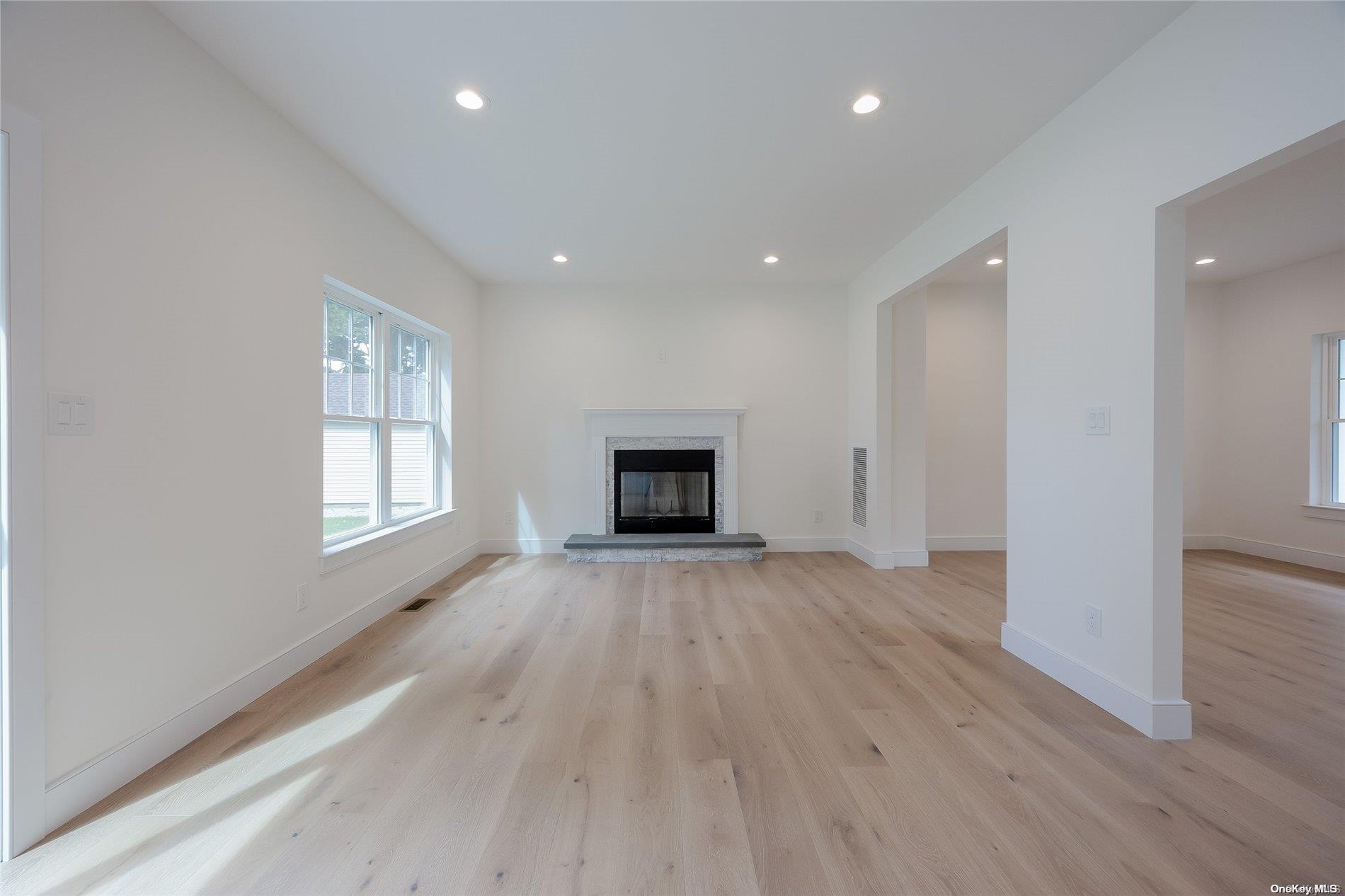 Single Family Zenith  Suffolk County, NY 11778, MLS-L3586365-18