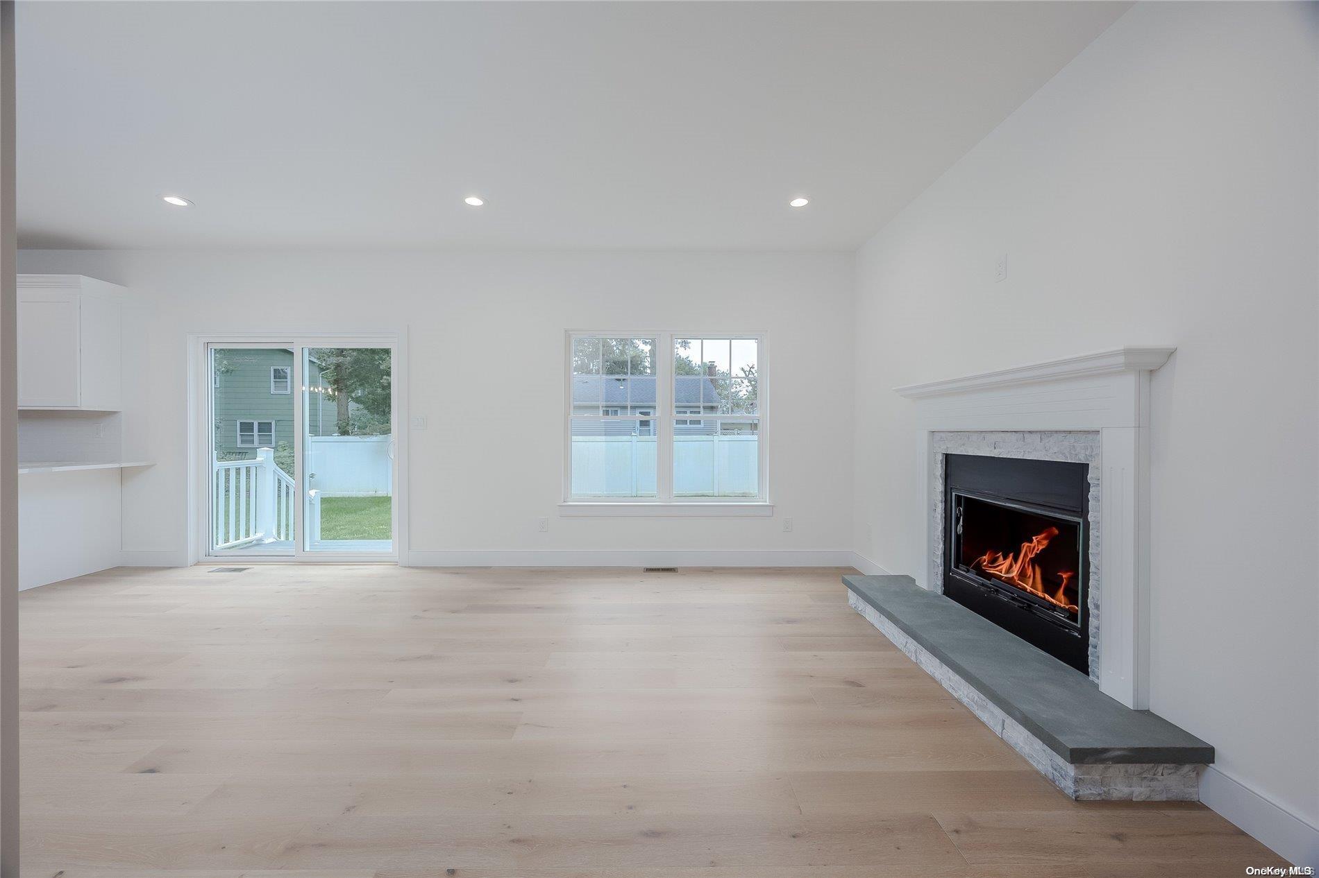 Single Family Zenith  Suffolk County, NY 11778, MLS-L3586365-20