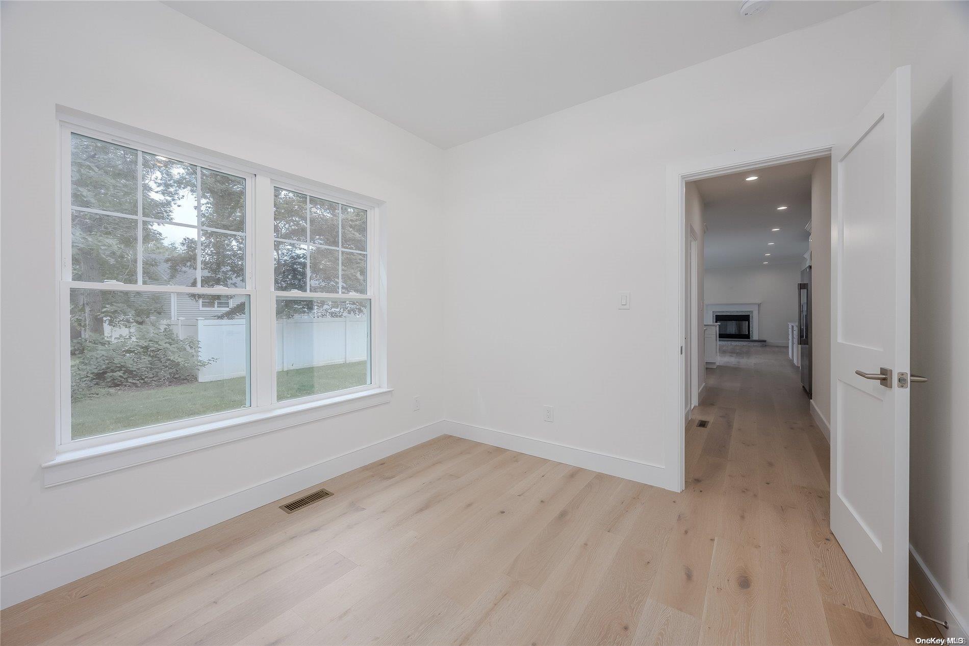 Single Family Zenith  Suffolk County, NY 11778, MLS-L3586365-21