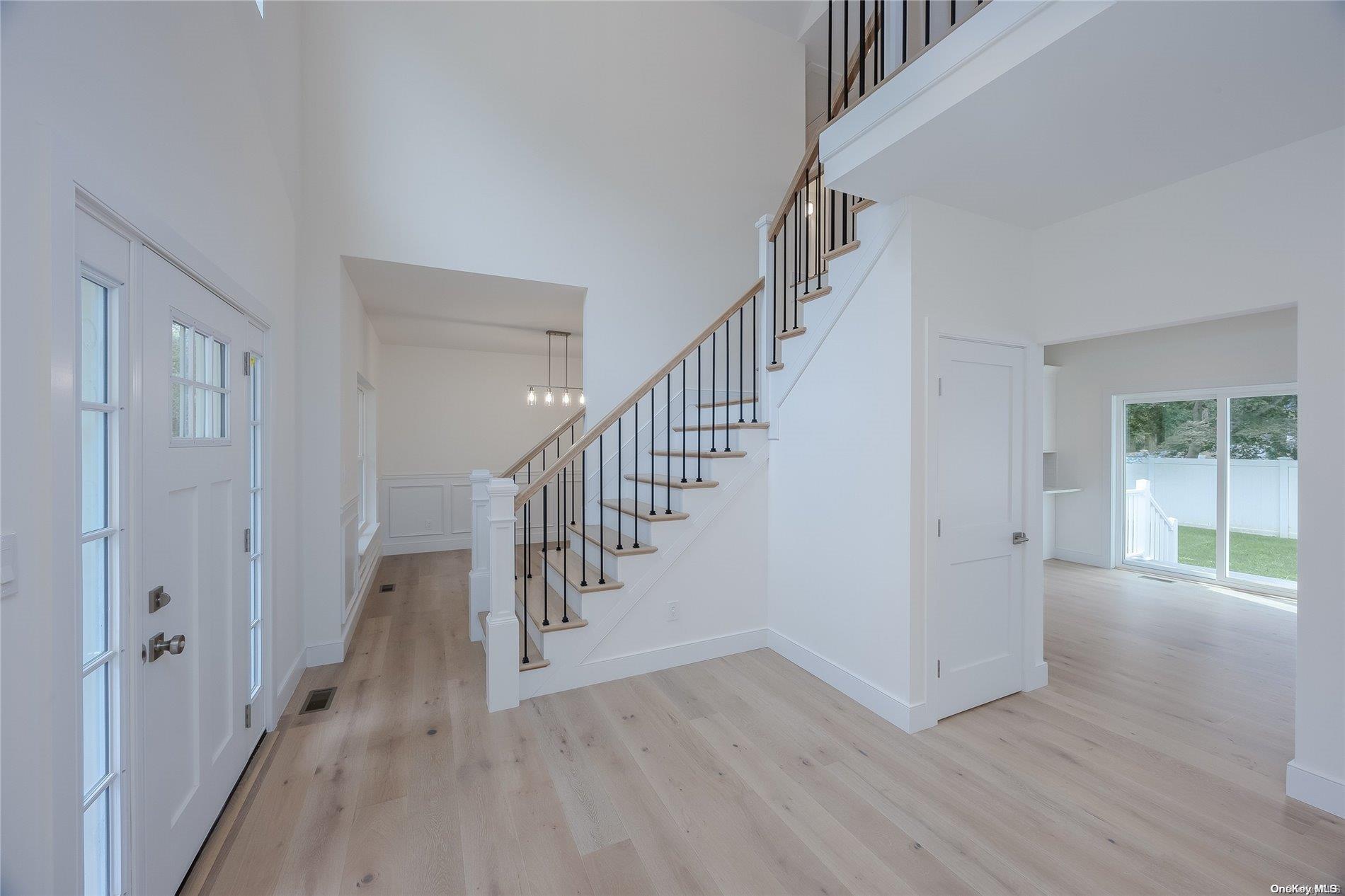 Single Family Zenith  Suffolk County, NY 11778, MLS-L3586365-8