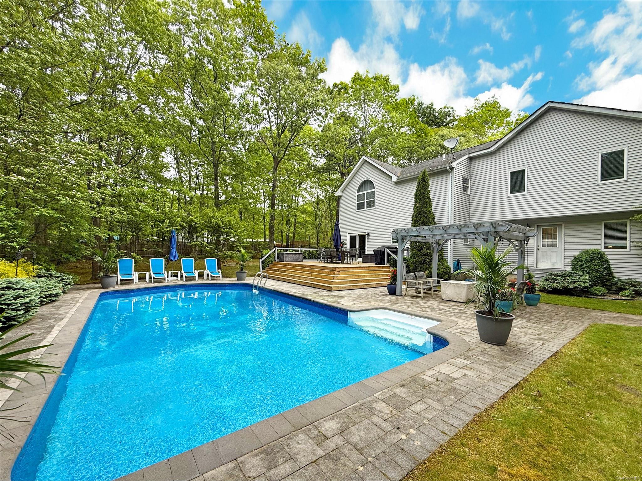 Single Family Diane  Suffolk County, NY 11949, MLS-L3586412-35