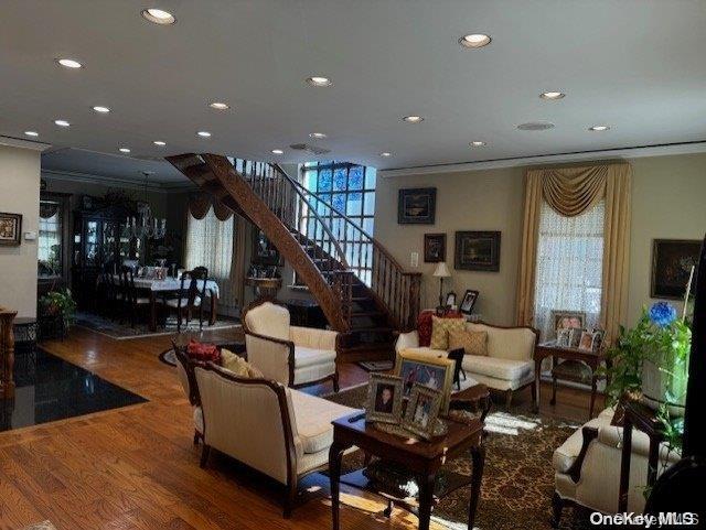 Single Family 9th  Queens, NY 11357, MLS-L3586470-2