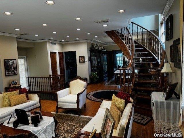 Single Family 9th  Queens, NY 11357, MLS-L3586470-3