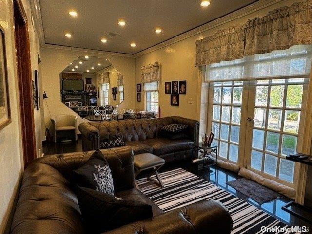 Single Family 9th  Queens, NY 11357, MLS-L3586470-5