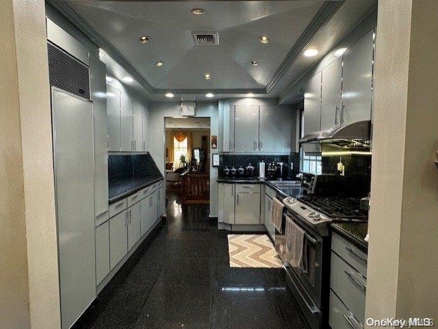 Single Family 9th  Queens, NY 11357, MLS-L3586470-6