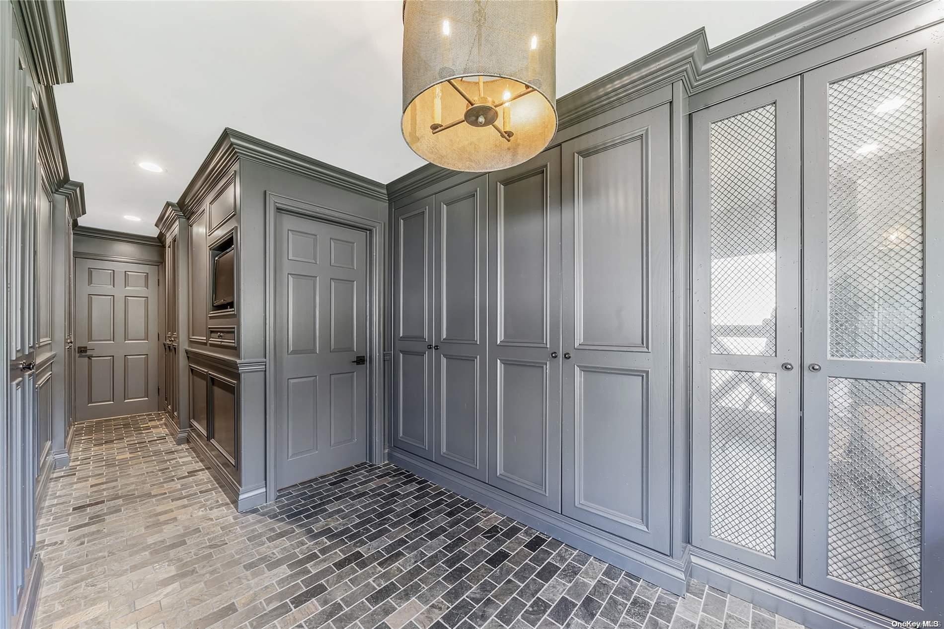 Single Family Maple  Suffolk County, NY 11751, MLS-L3586504-21