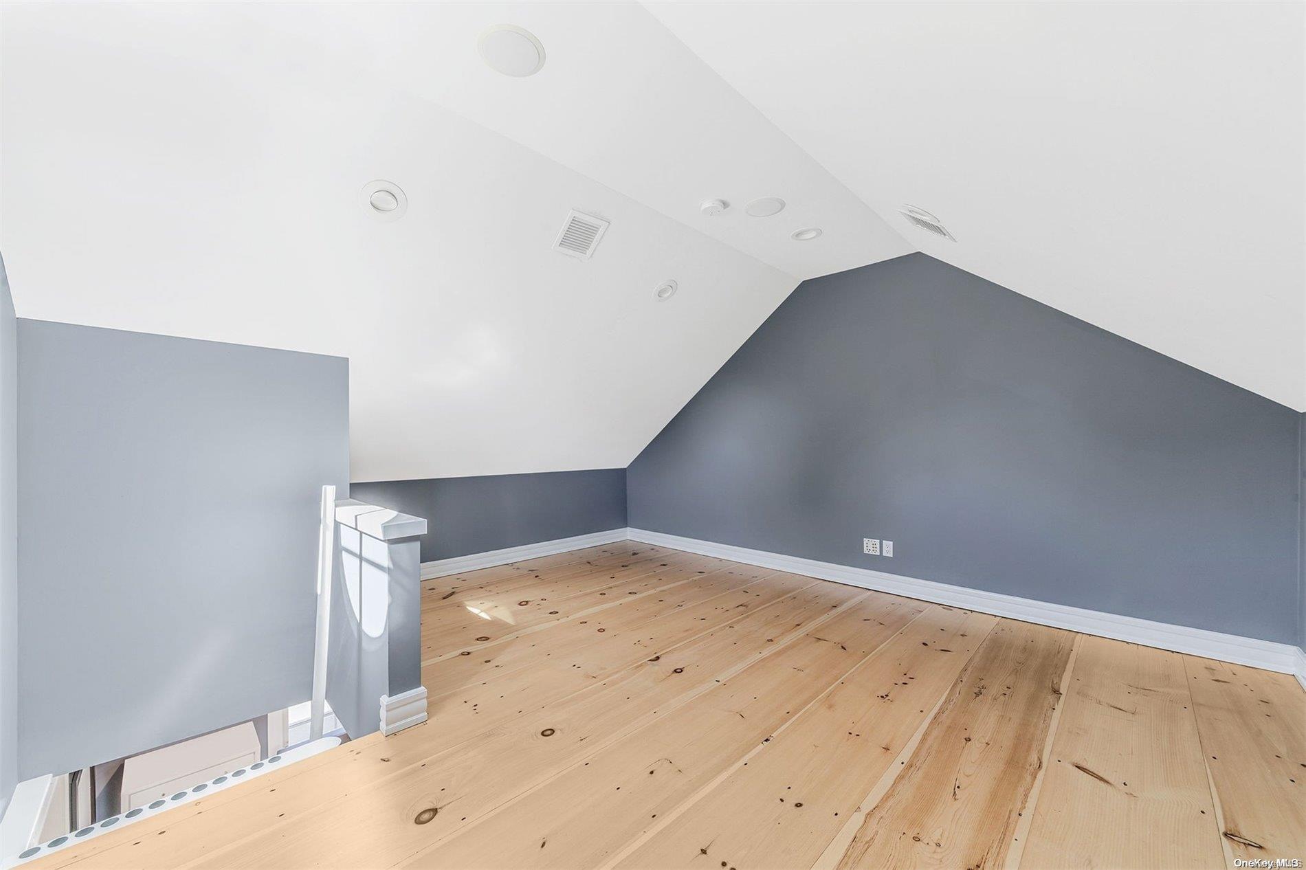 Single Family Maple  Suffolk County, NY 11751, MLS-L3586504-28