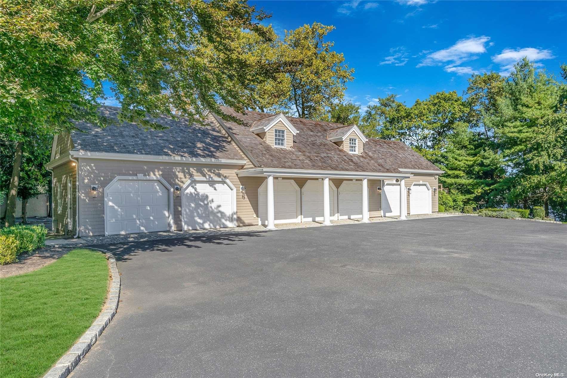 Single Family Maple  Suffolk County, NY 11751, MLS-L3586504-4