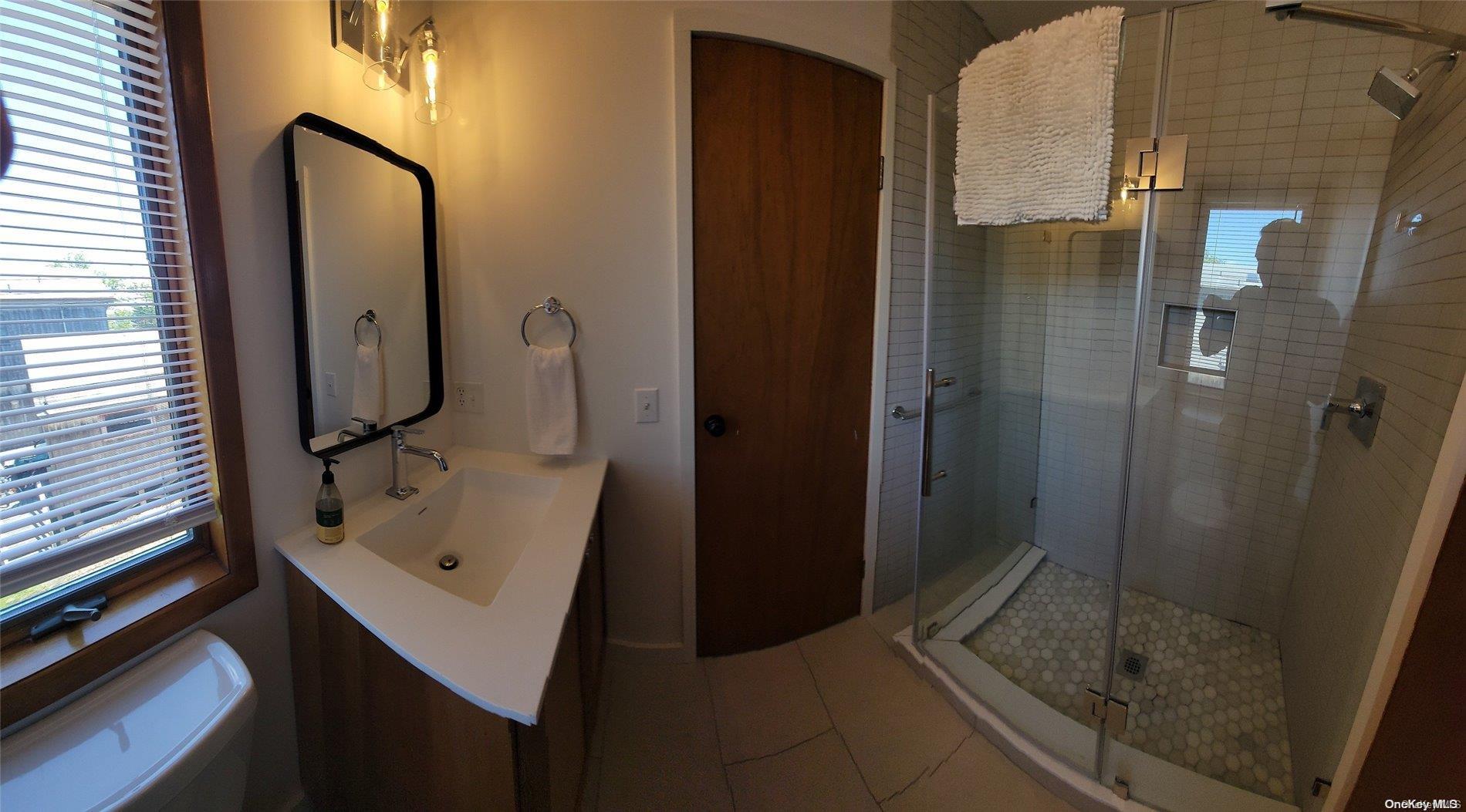 Single Family 5th  Suffolk County, NY 11706, MLS-L3586525-10