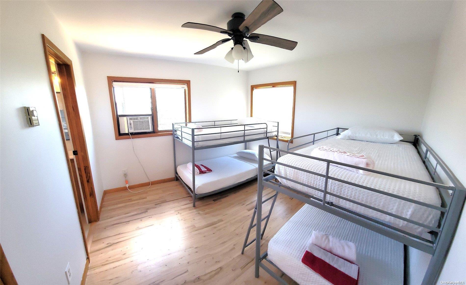 Single Family 5th  Suffolk County, NY 11706, MLS-L3586525-8
