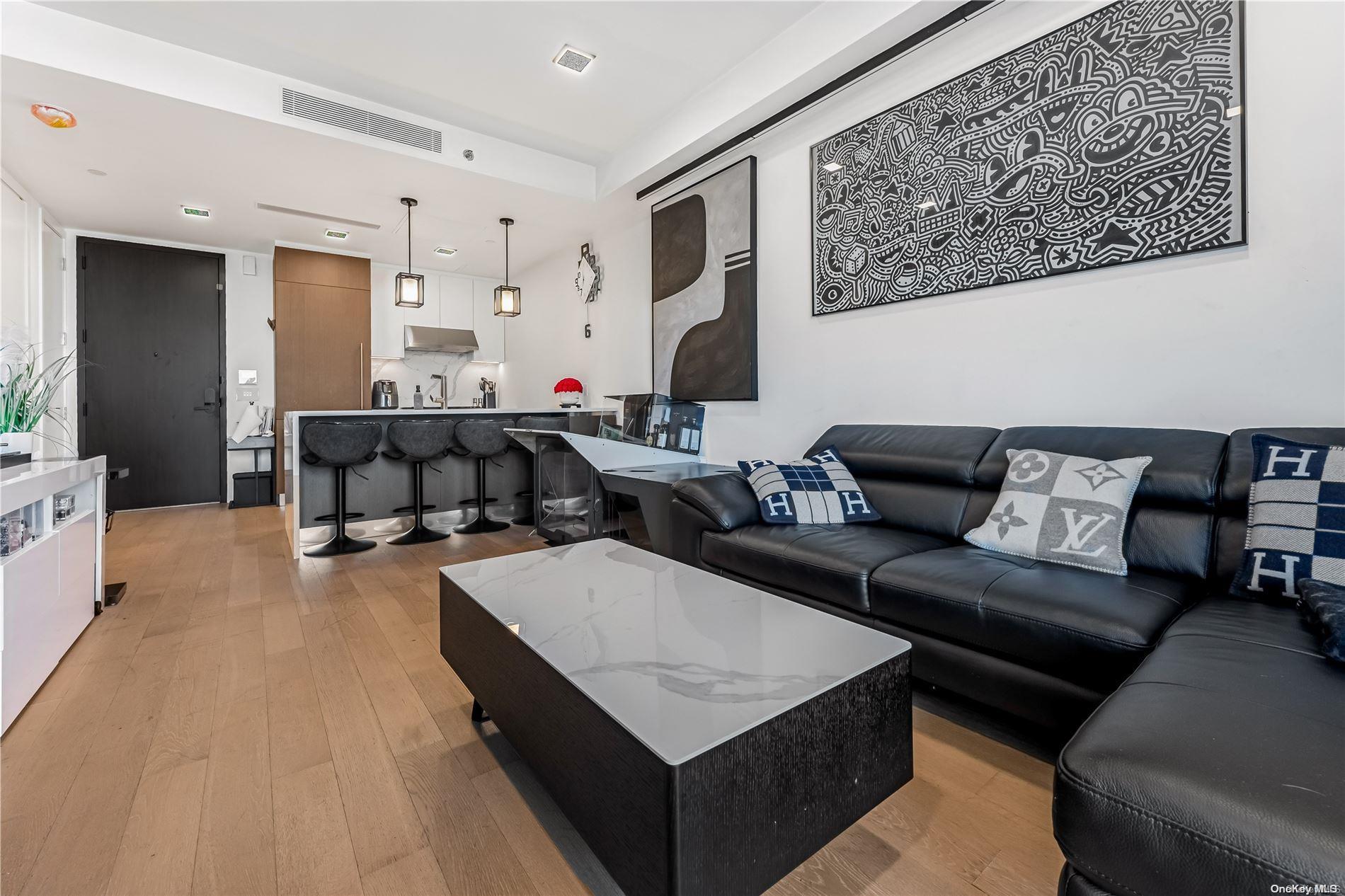 Condo Farrington  Queens, NY 11354, MLS-L3586619-3