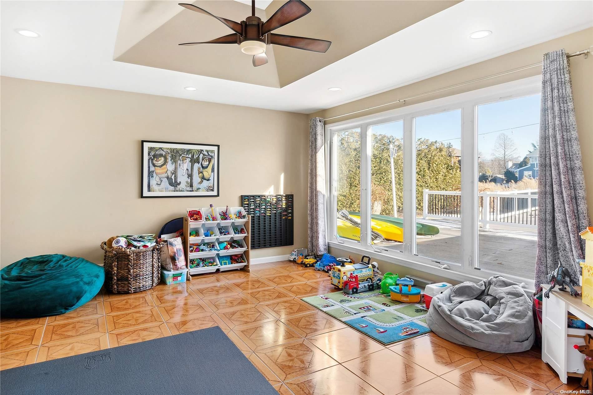 Single Family Mill Pond Suffolk County, NY 11946, MLS-L3586631-23