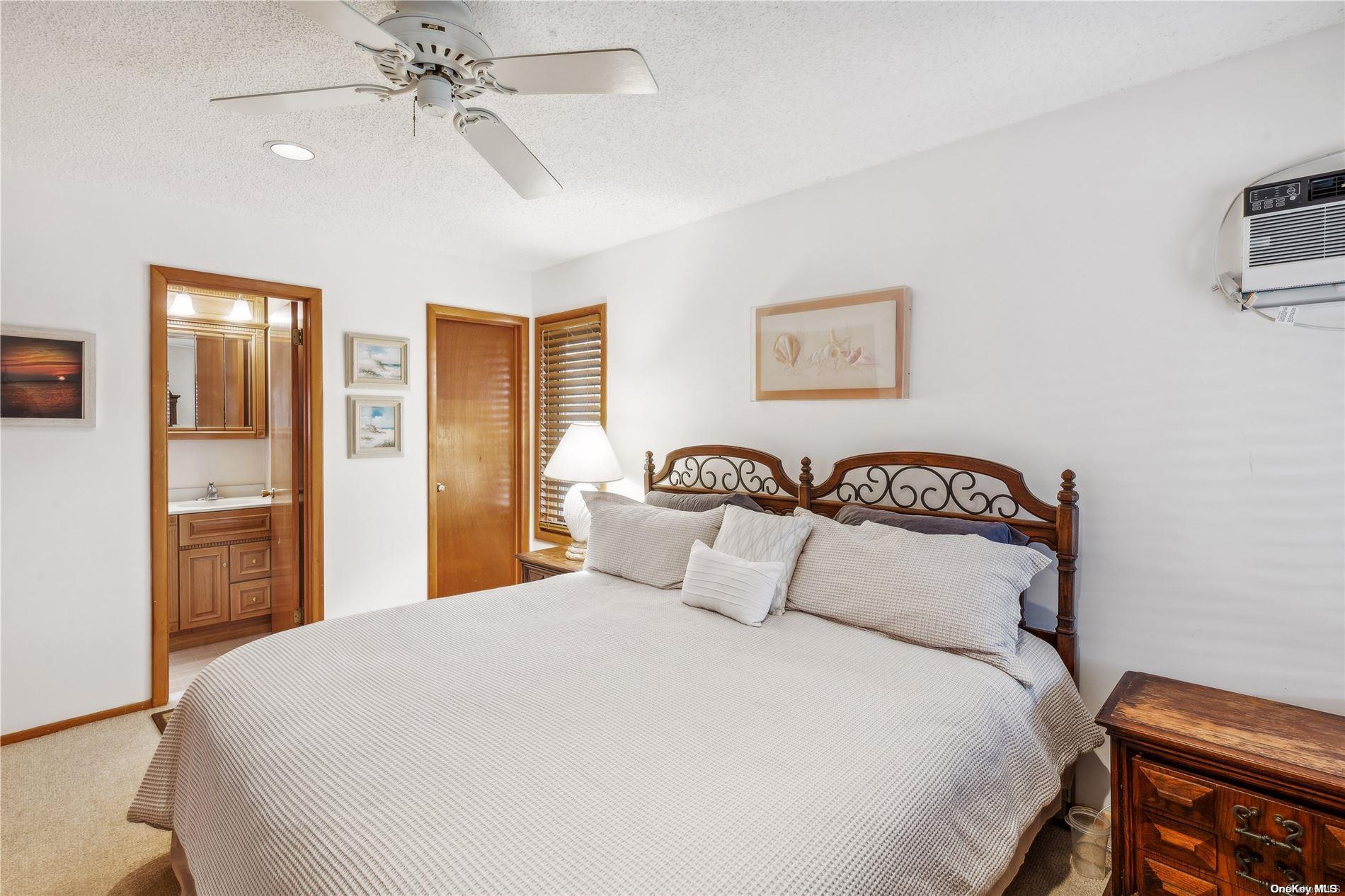 Single Family Captain Kidds  Suffolk County, NY 11954, MLS-L3586664-15