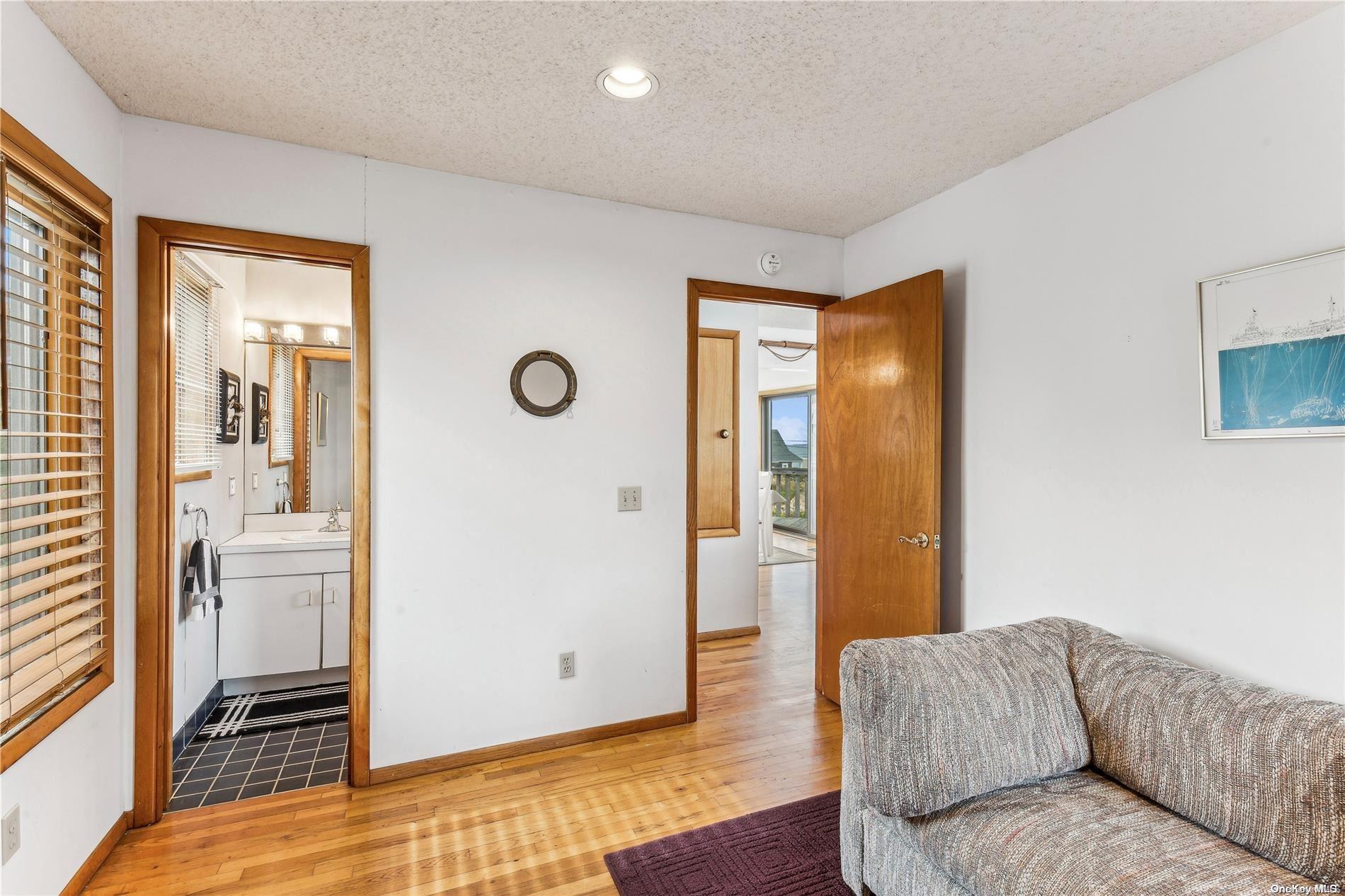 Single Family Captain Kidds  Suffolk County, NY 11954, MLS-L3586664-19