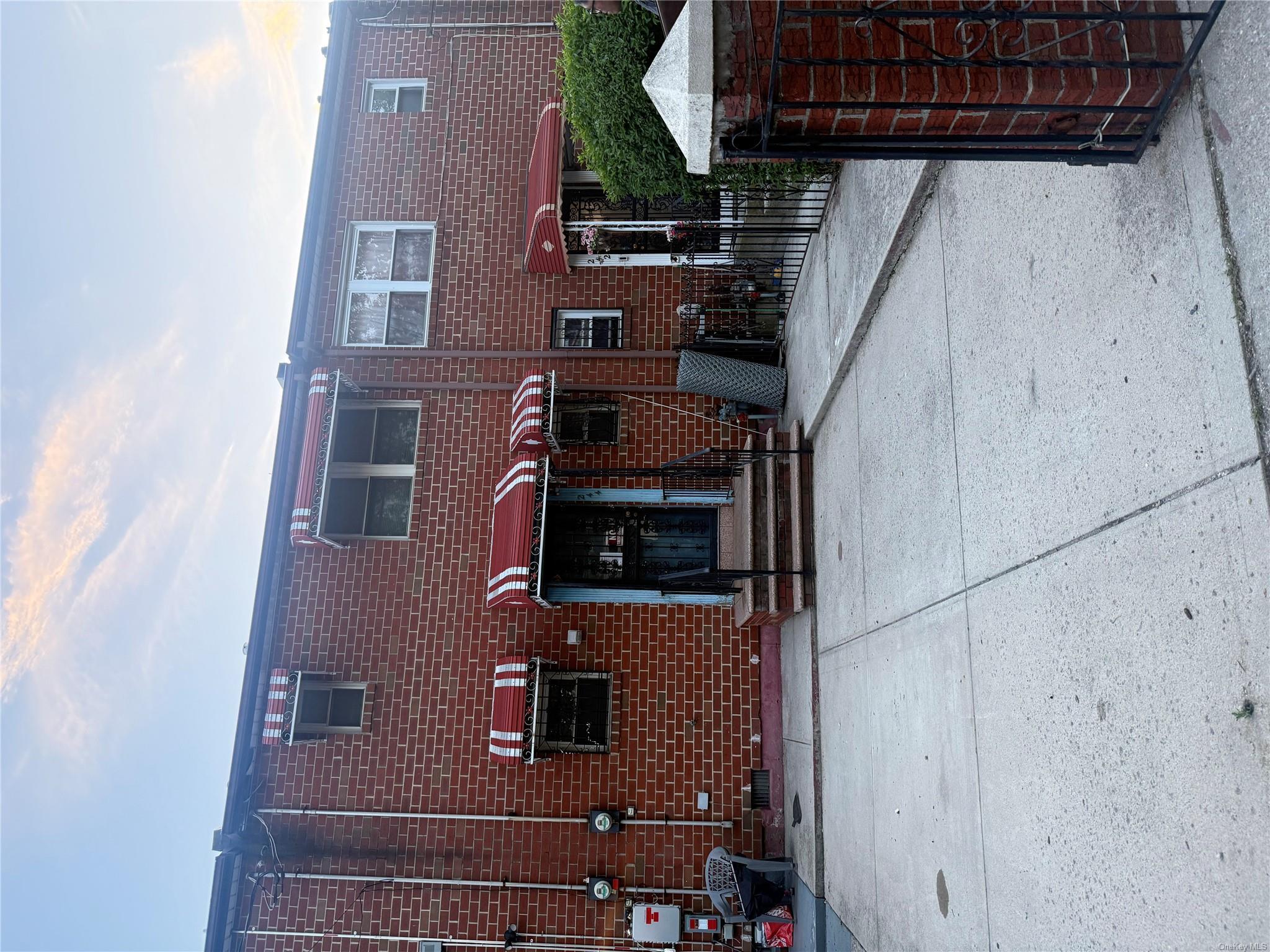 Single Family Grafton  Brooklyn, NY 11212, MLS-L3586931-16