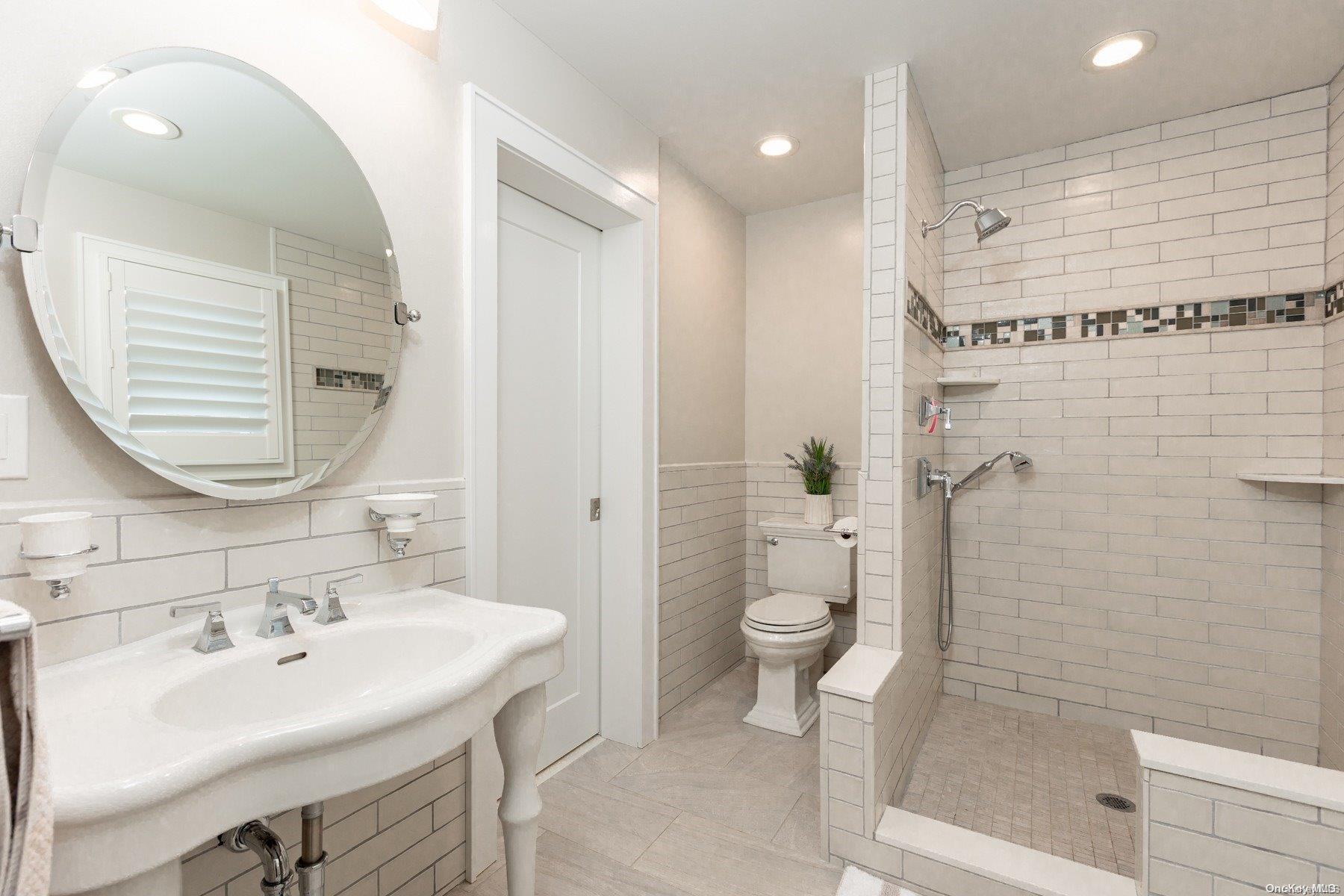Single Family Lucinda  Suffolk County, NY 11702, MLS-L3587151-21