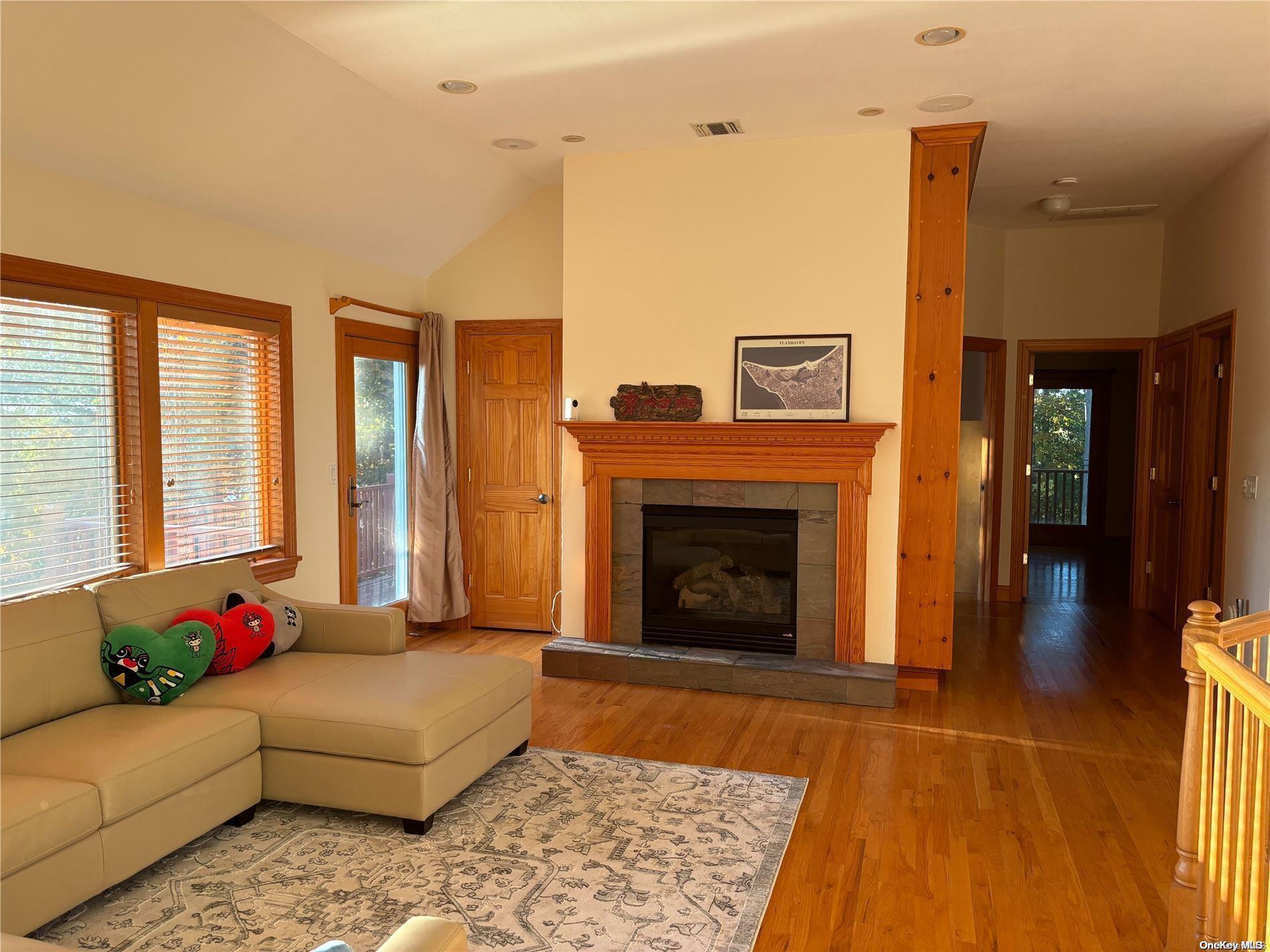 Single Family Flax Pond Woods  Suffolk County, NY 11733, MLS-L3587349-17