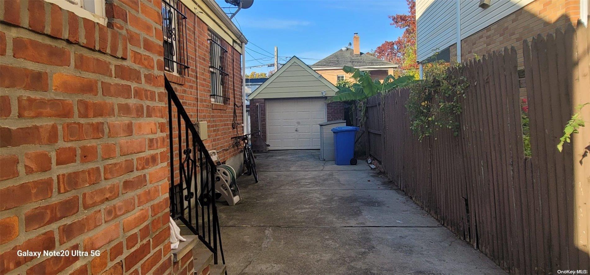 Single Family 255th  Queens, NY 11004, MLS-L3587385-2