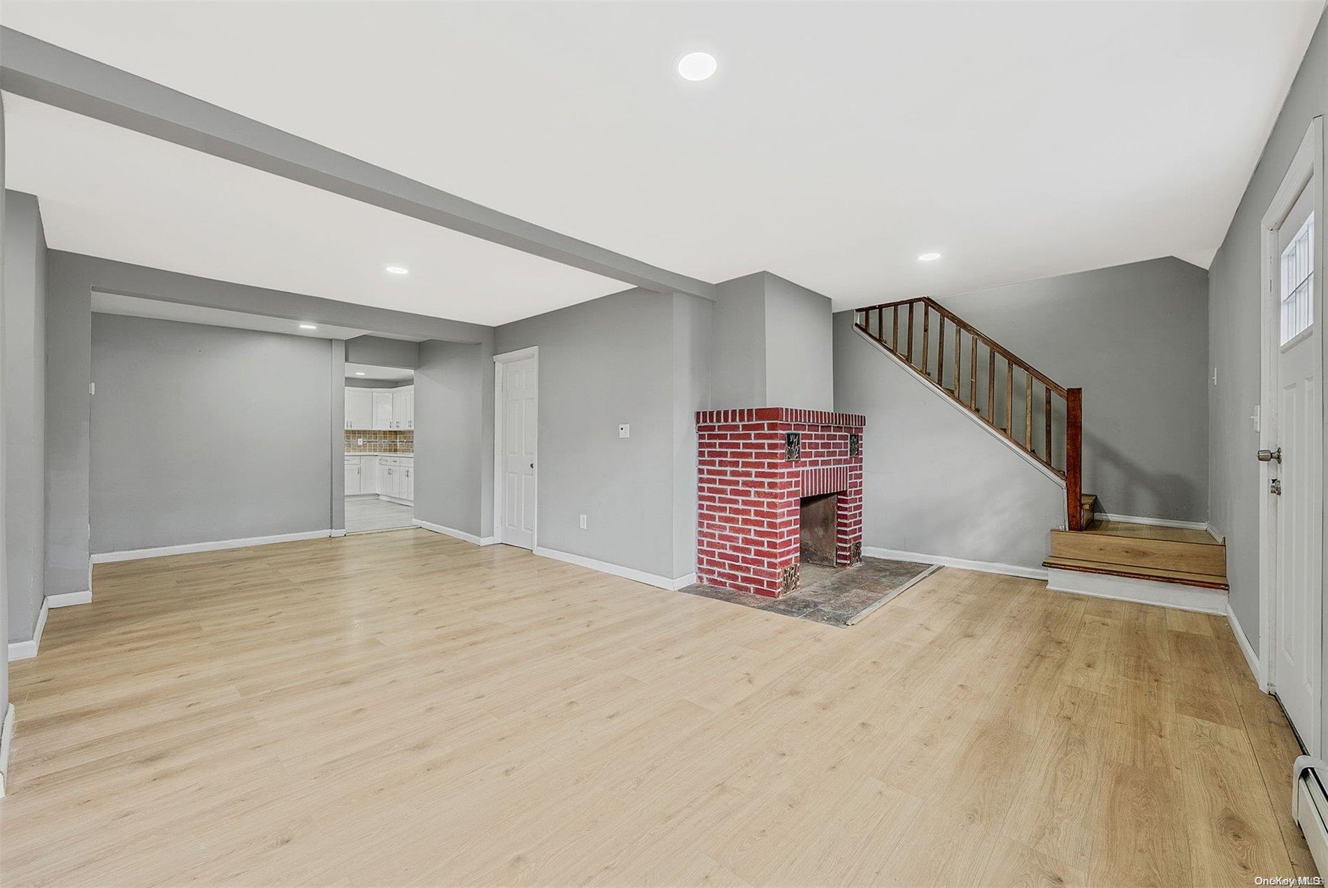 Single Family Jefferson  Suffolk County, NY 11951, MLS-L3587391-11
