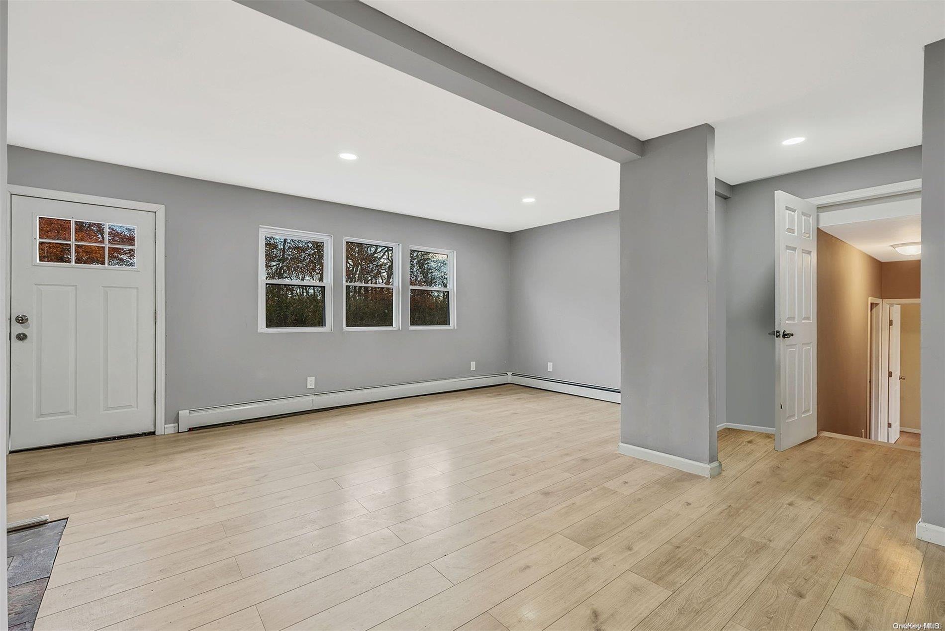 Single Family Jefferson  Suffolk County, NY 11951, MLS-L3587391-6